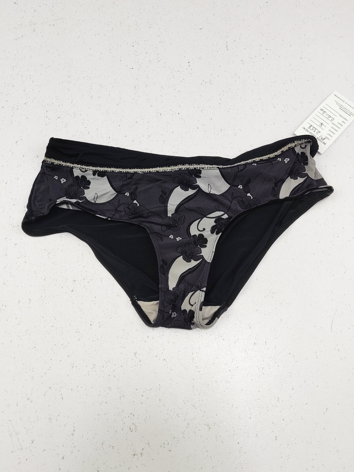 Buy online pre-used pre-loved 100% authentic & Original branded Unknown Brand (PU-2358) available in Pakistan. Top international brands avilable.
