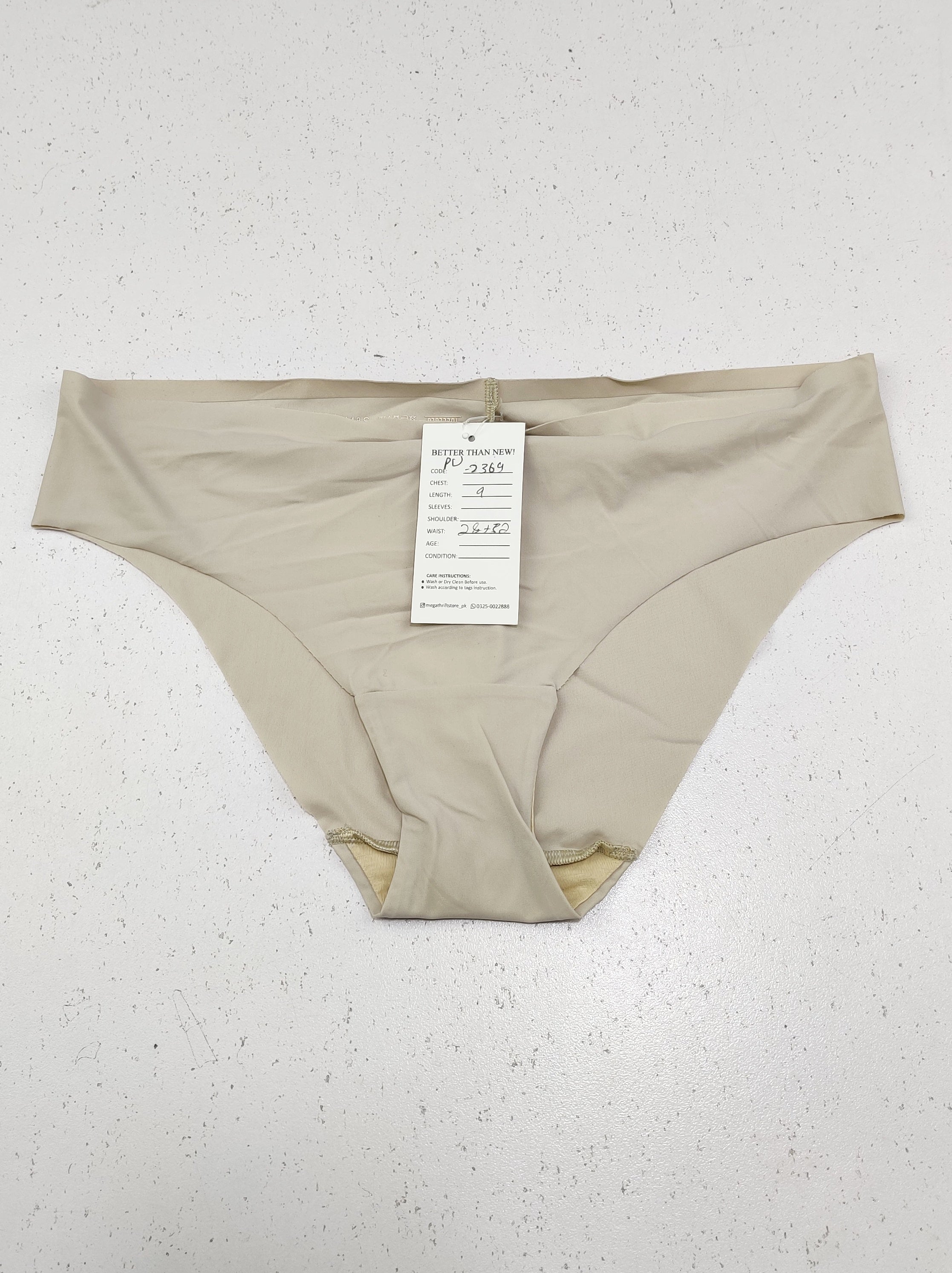 Buy online pre-used pre-loved 100% authentic & Original branded Unknown Brand (PU-2369) available in Pakistan. Top international brands avilable.