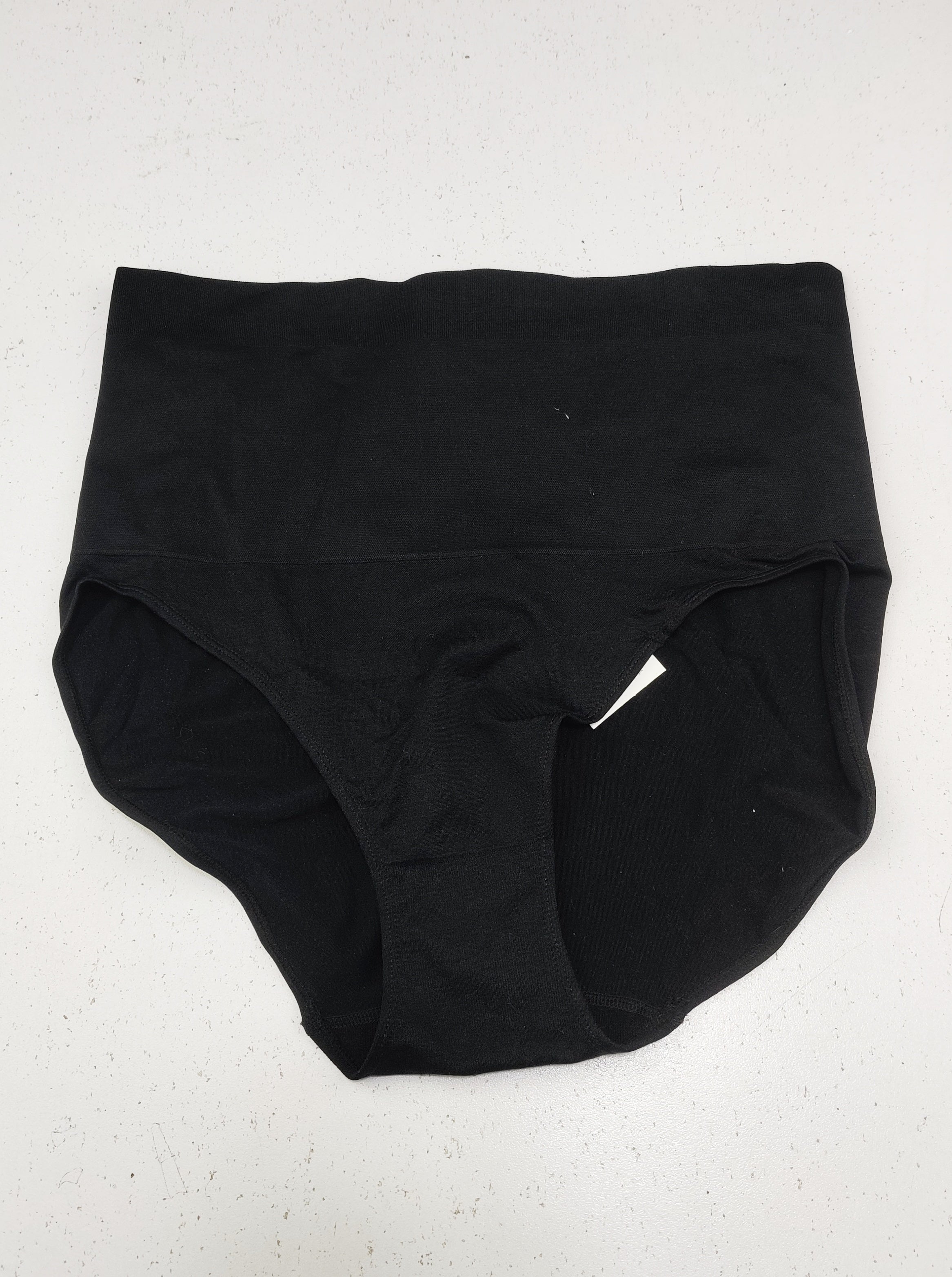 Buy online pre-used pre-loved 100% authentic & Original branded Primark (PU-2371) available in Pakistan. Top international brands avilable.