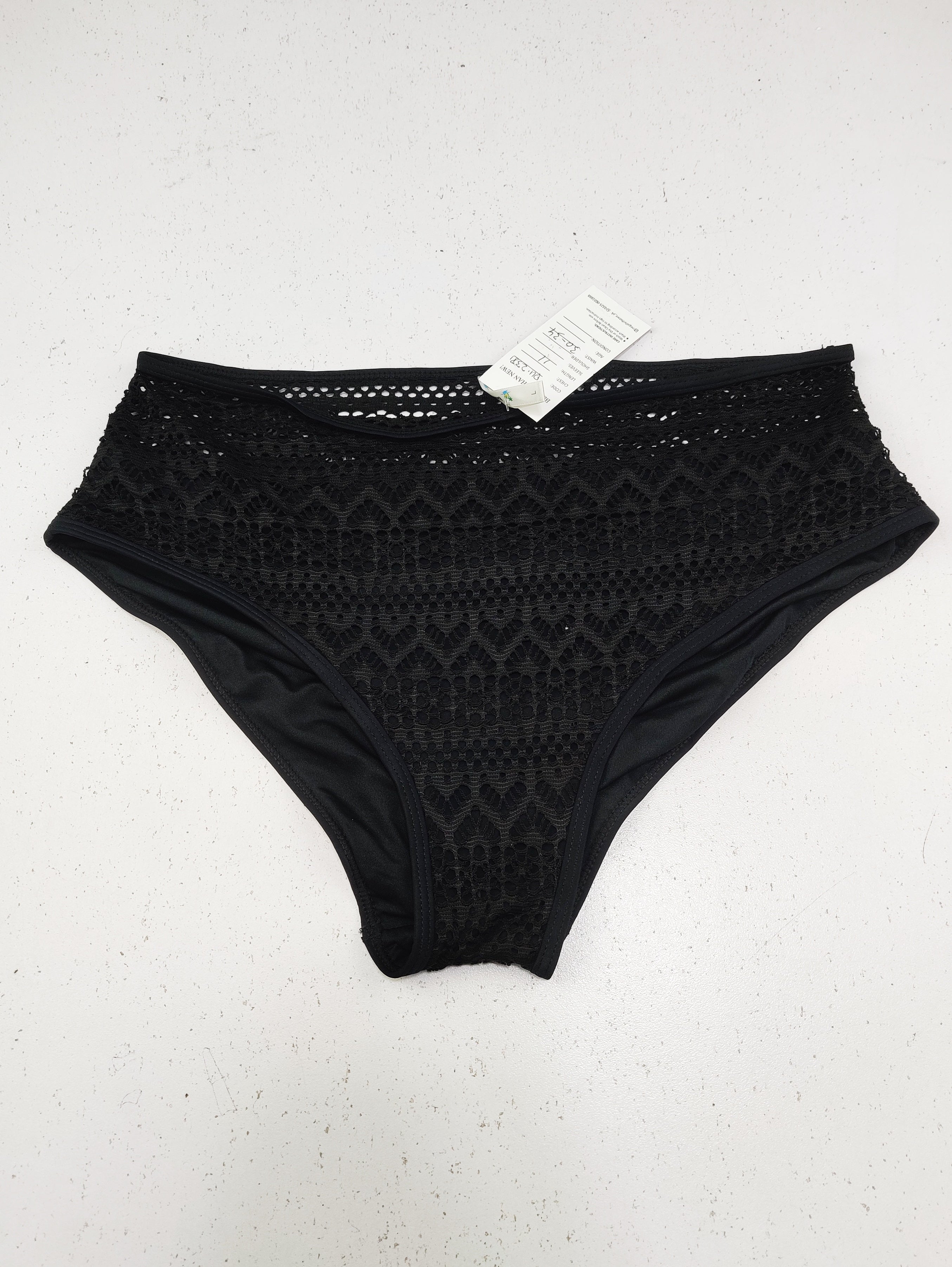 Buy online pre-used pre-loved 100% authentic & Original branded Beachsissi (PU-2381) available in Pakistan. Top international brands avilable.
