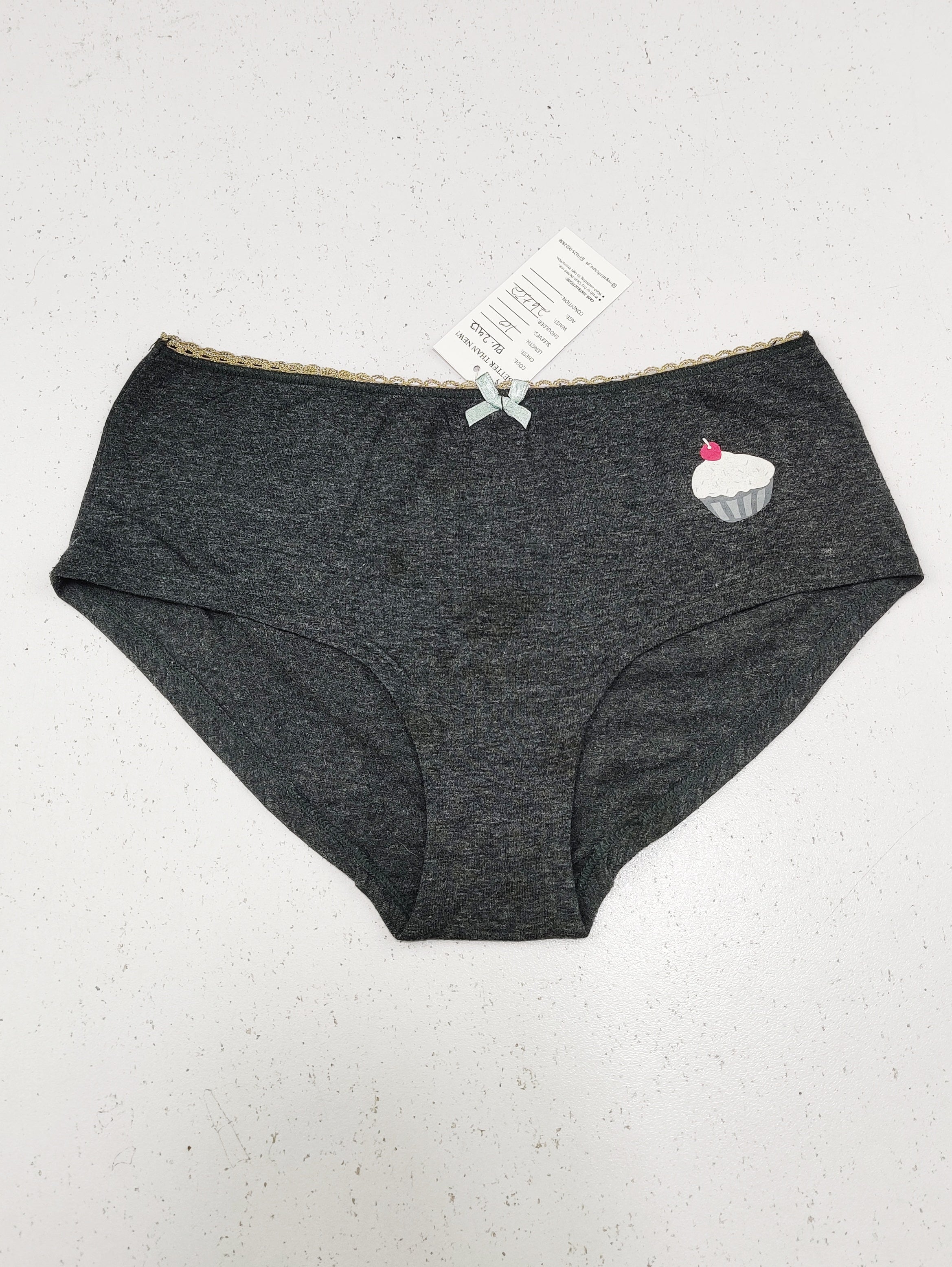 Buy online pre-used pre-loved 100% authentic & Original branded Unknown Brand (PU-2413) available in Pakistan. Top international brands avilable.