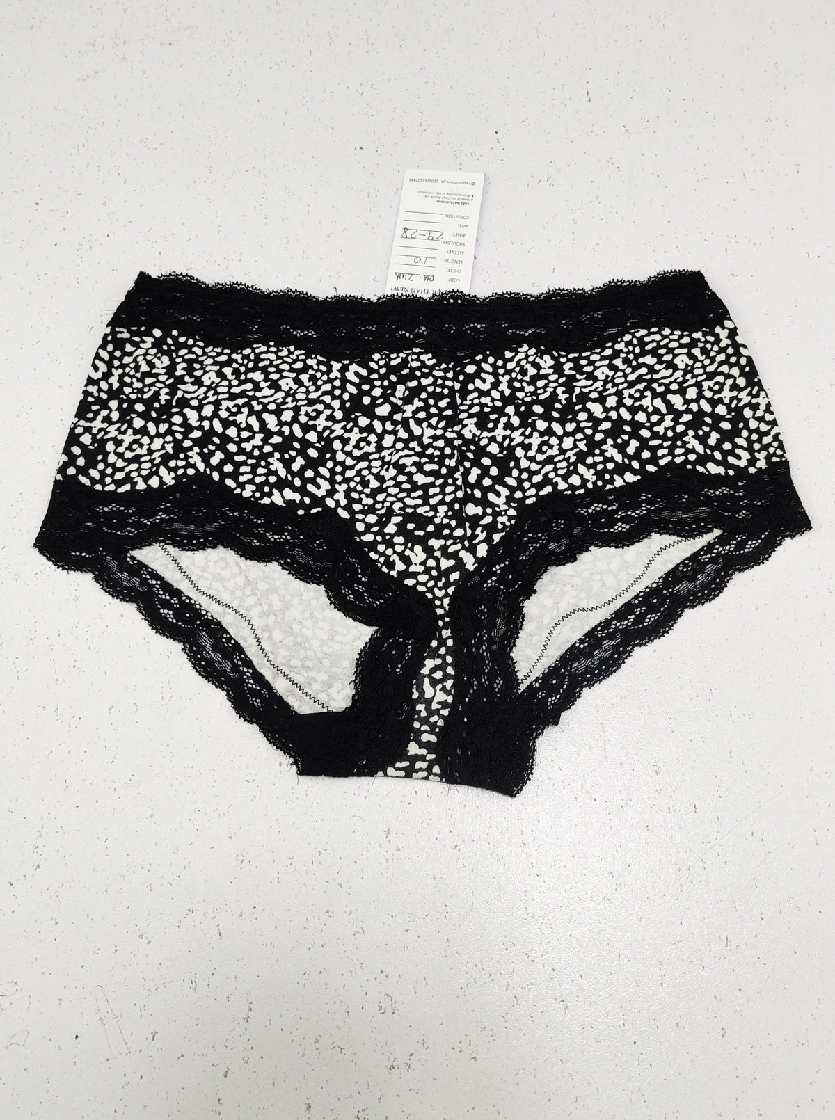 Buy online pre-used pre-loved 100% authentic & Original branded Unknown Brand (PU-2416) available in Pakistan. Top international brands avilable.
