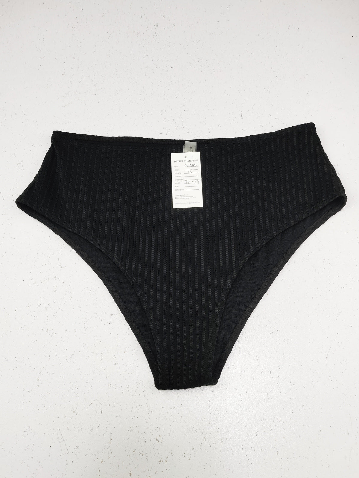 Buy online pre-used pre-loved 100% authentic & Original branded Unknown Brand (PU-2420) available in Pakistan. Top international brands avilable.