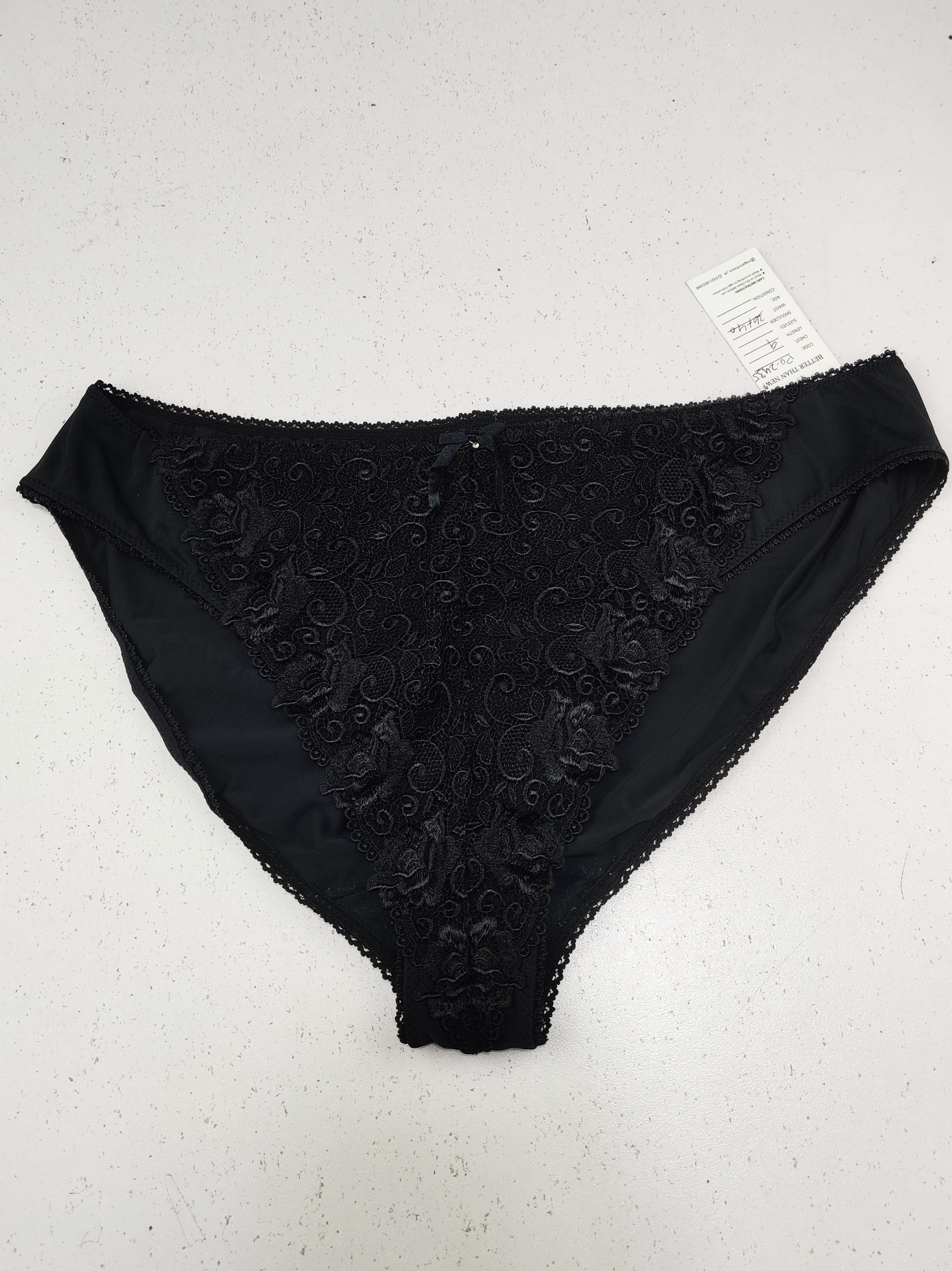 Buy online pre-used pre-loved 100% authentic & Original branded Unknown Brand (PU-2435) available in Pakistan. Top international brands avilable.