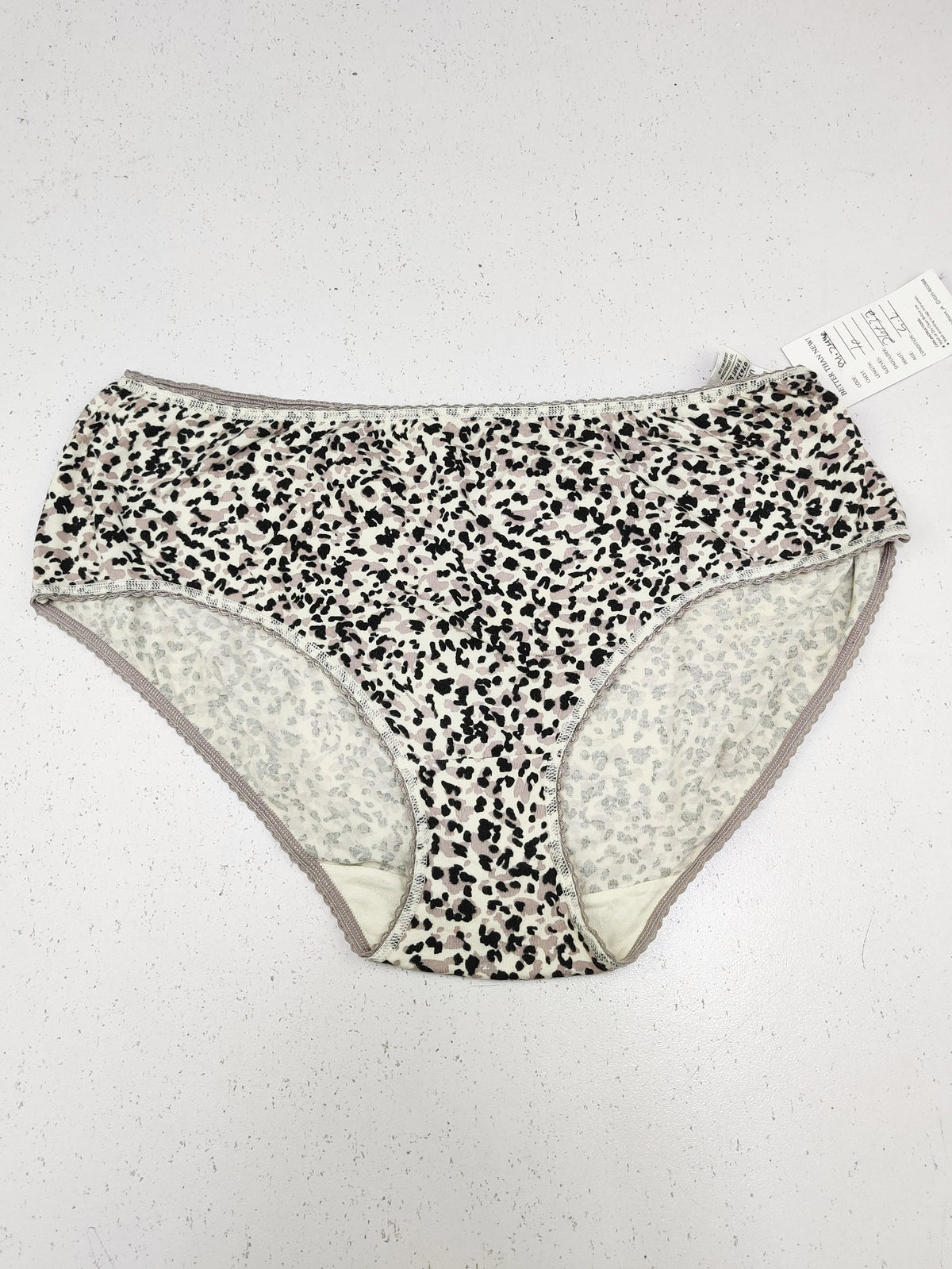 Buy online pre-used pre-loved 100% authentic & Original branded Marks & Spencer (PU-2440) available in Pakistan. Top international brands avilable.