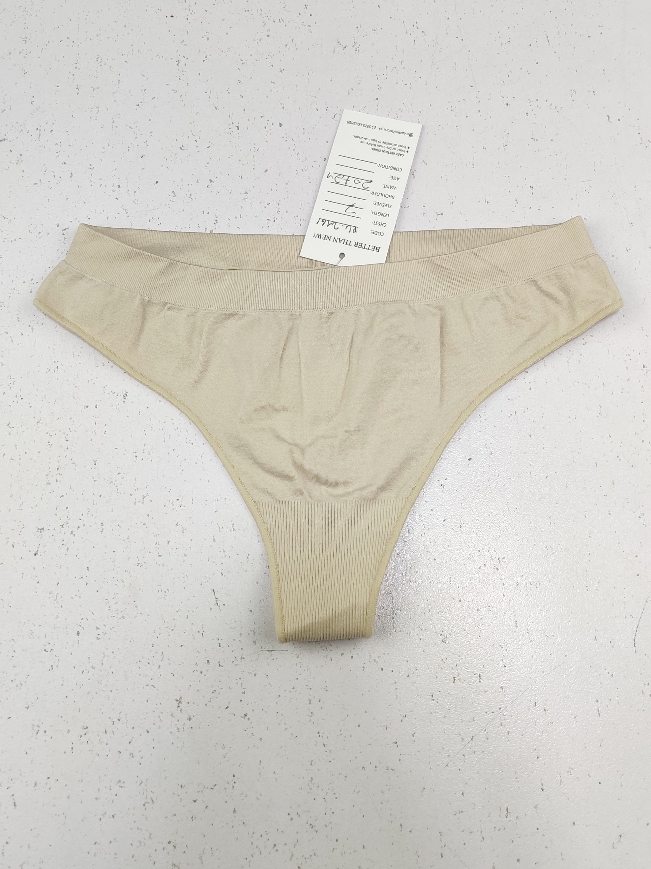 Buy online pre-used pre-loved 100% authentic & Original branded Unknown Brand (PU-2461) available in Pakistan. Top international brands avilable.