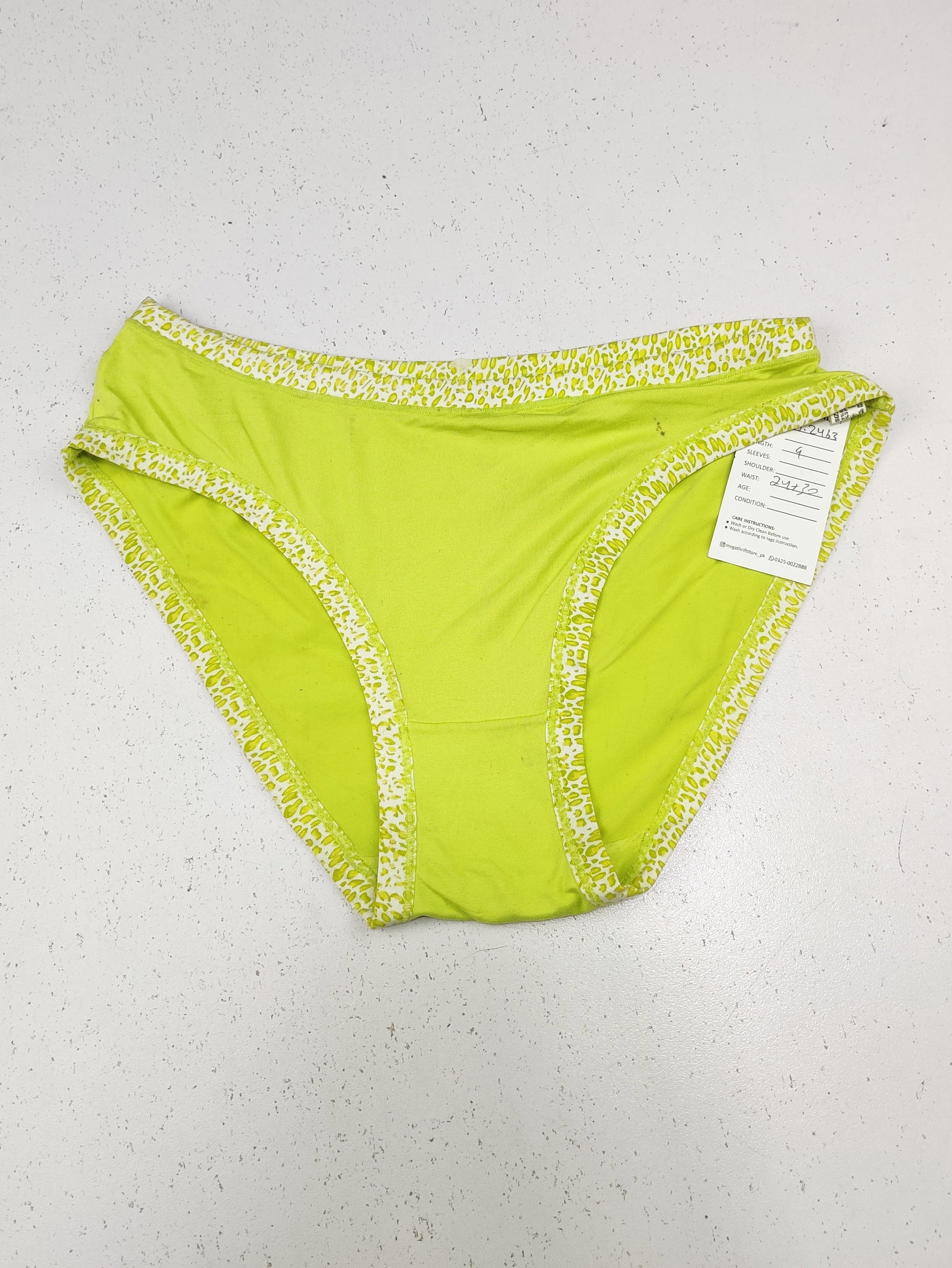 Buy online pre-used pre-loved 100% authentic & Original branded Vanetti (PU-2463) available in Pakistan. Top international brands avilable.