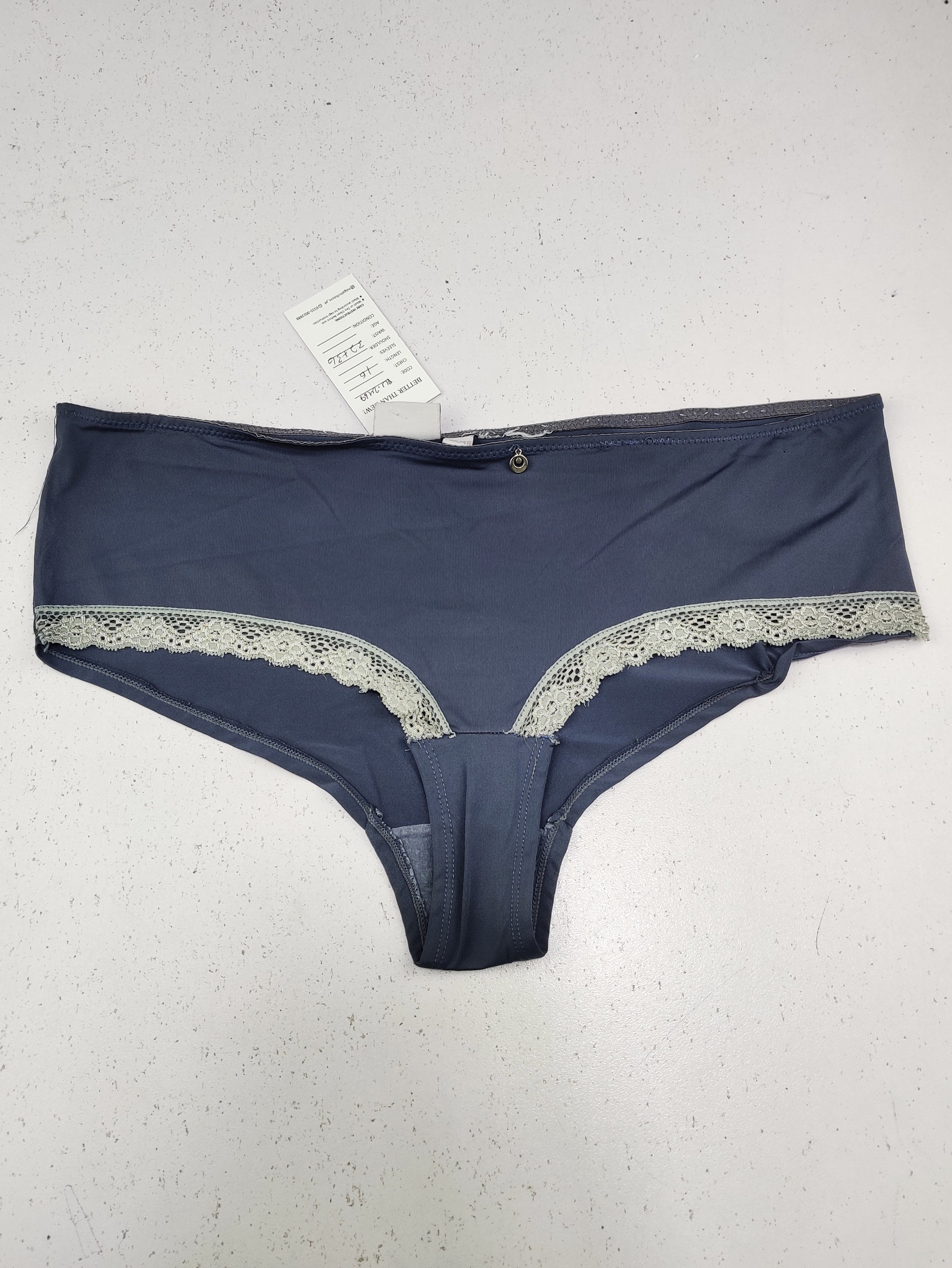 Buy online pre-used pre-loved 100% authentic & Original branded Steffy (PU-2469) available in Pakistan. Top international brands avilable.
