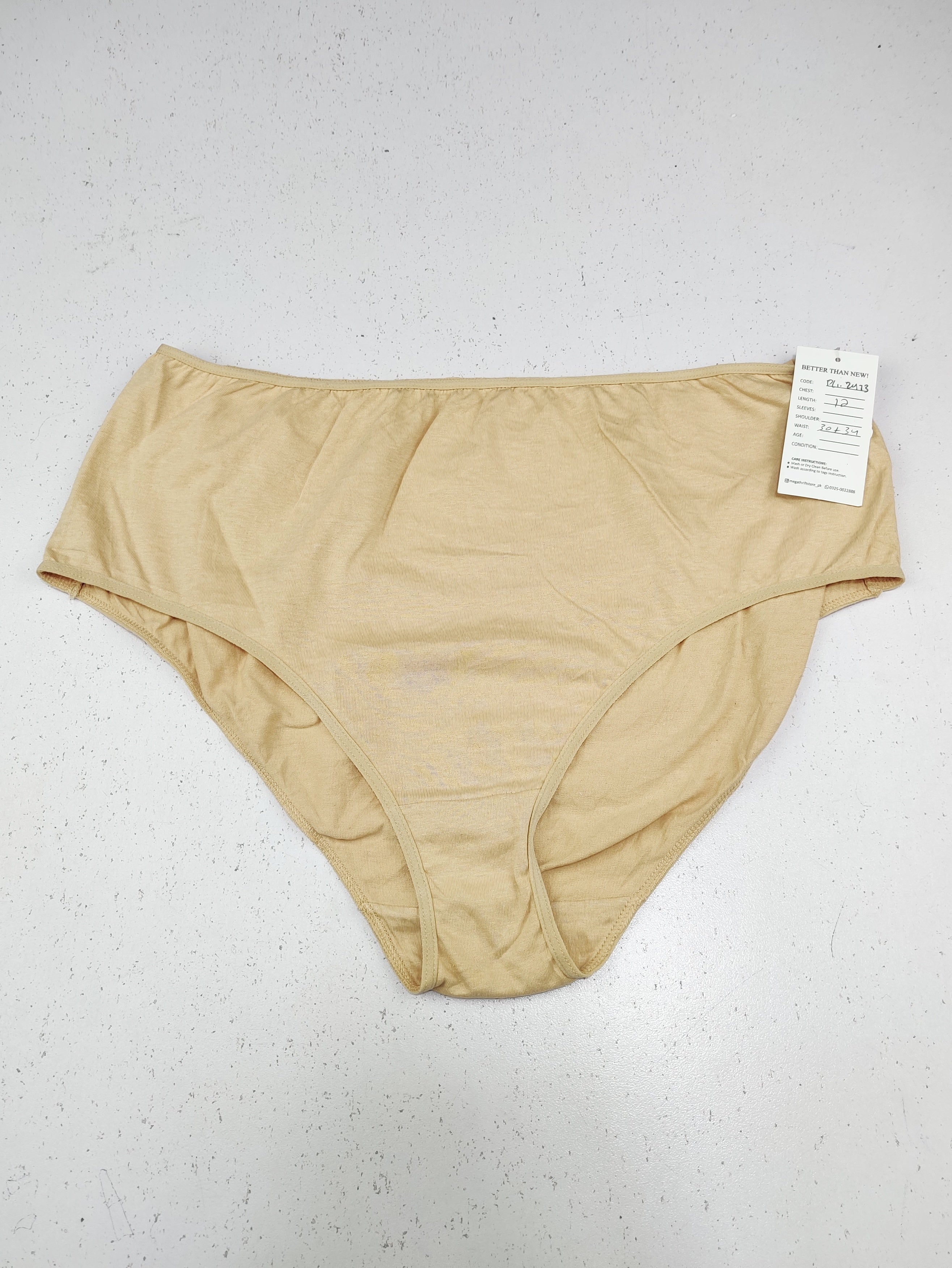 Buy online pre-used pre-loved 100% authentic & Original branded Unknown Brand (PU-2473) available in Pakistan. Top international brands avilable.
