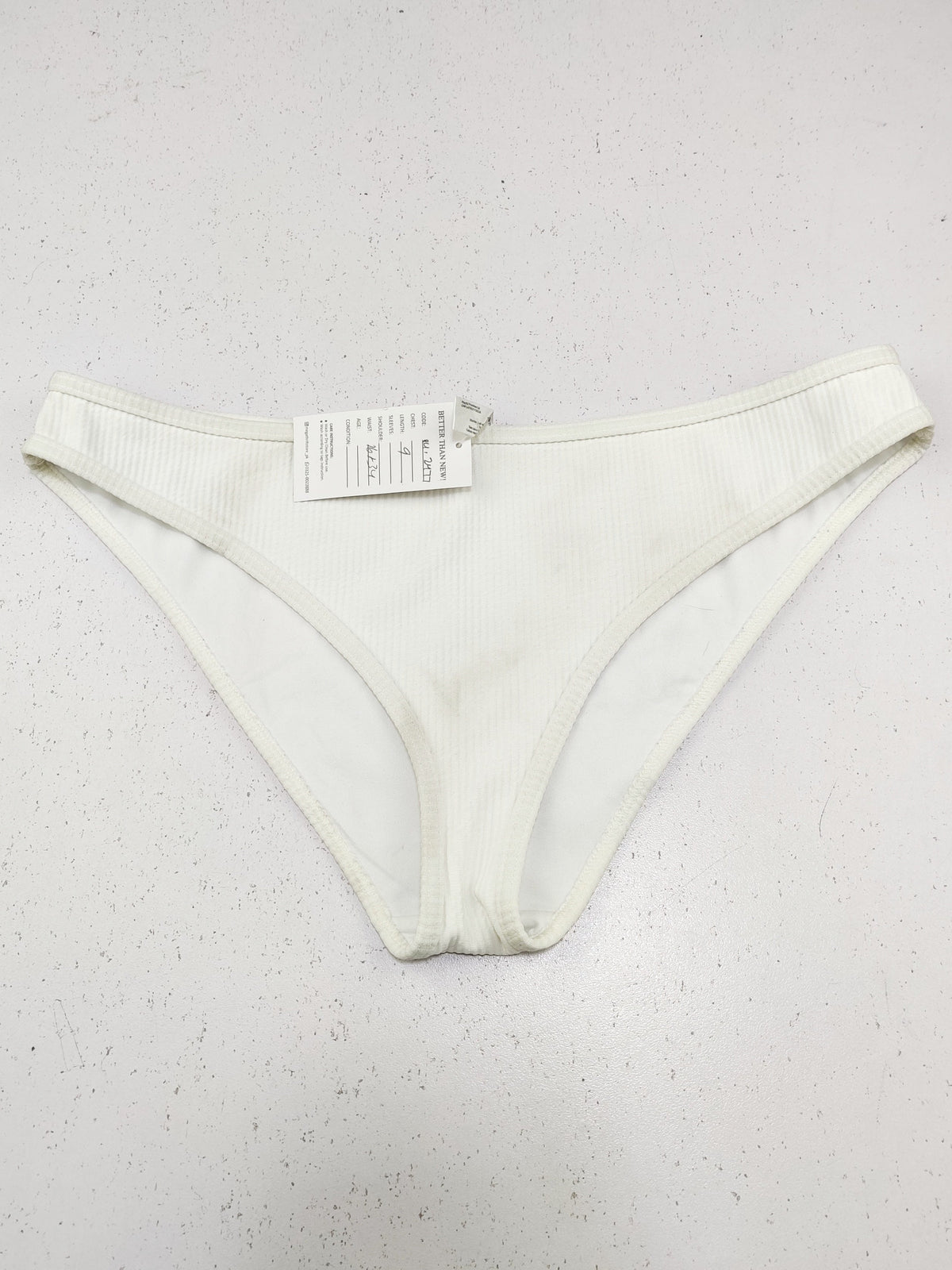 Buy online pre-used pre-loved 100% authentic & Original branded Unknown Brand (PU-2477) available in Pakistan. Top international brands avilable.