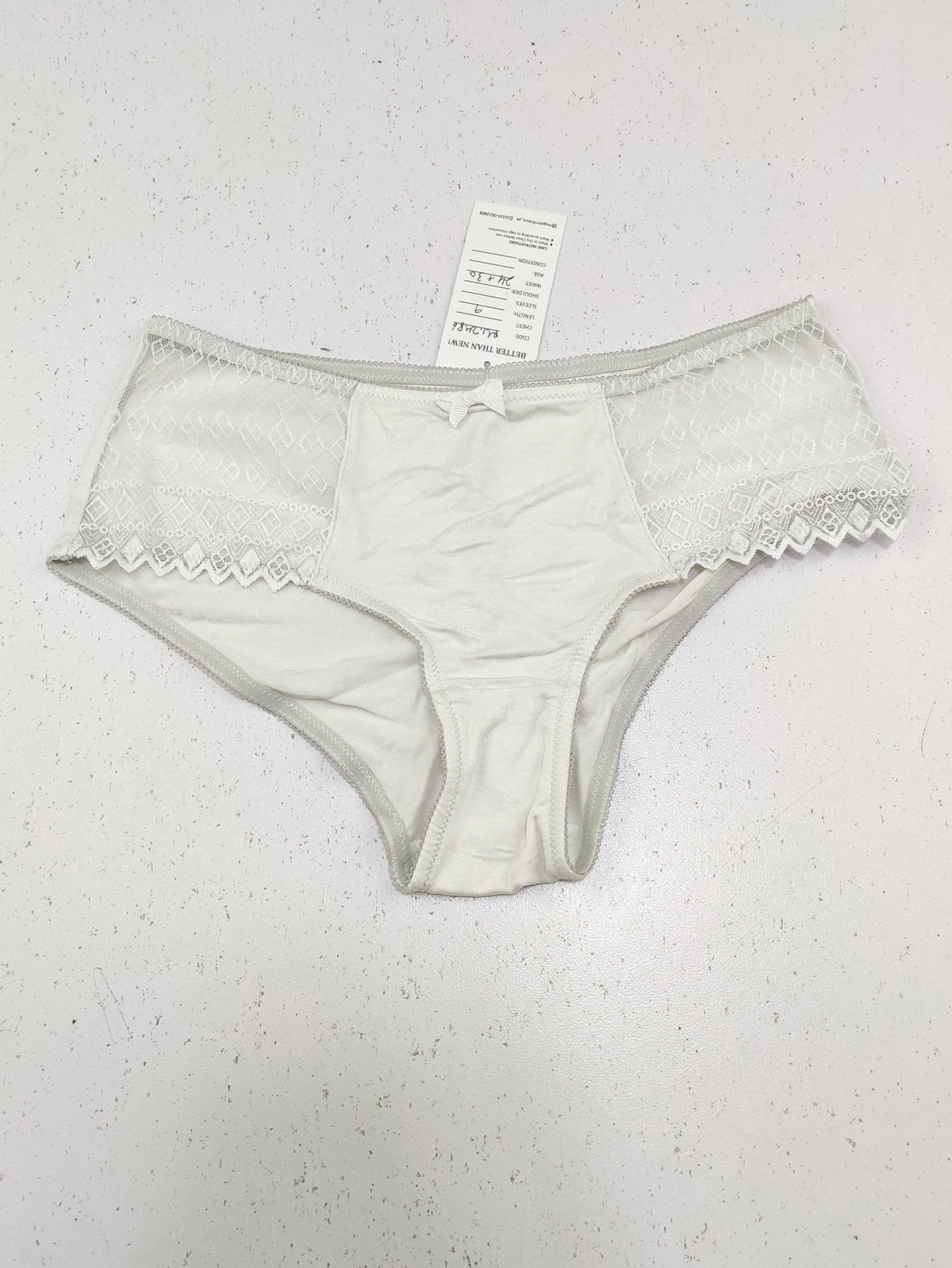 Buy online pre-used pre-loved 100% authentic & Original branded Unknown Brand (PU-2486) available in Pakistan. Top international brands avilable.