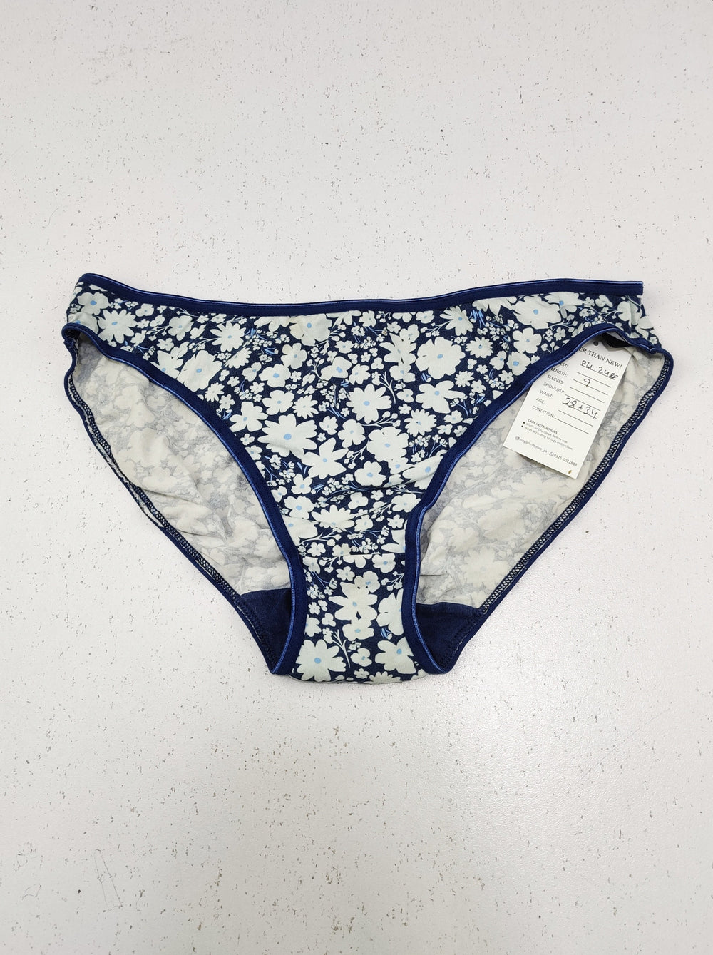 Buy online pre-used pre-loved 100% authentic & Original branded Unknown Brand (PU-2488) available in Pakistan. Top international brands avilable.