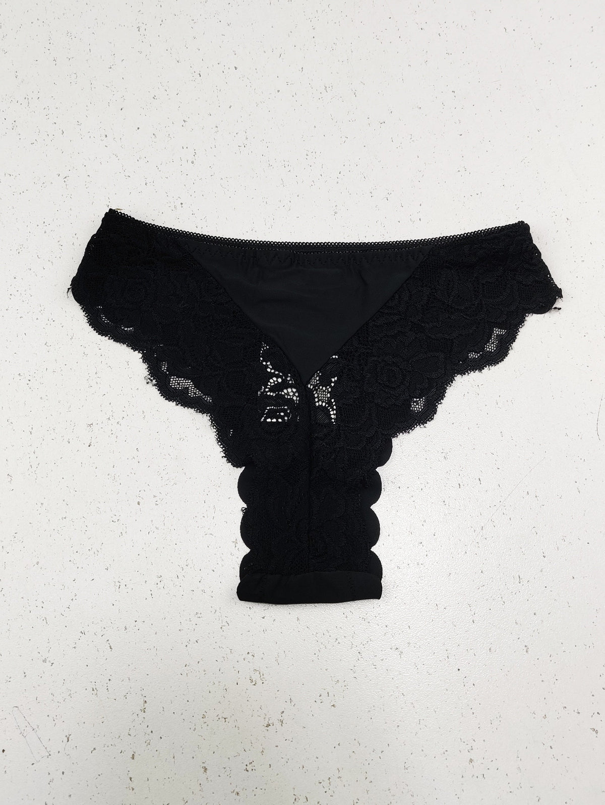 Buy online pre-used pre-loved 100% authentic & Original branded Unknown Brand (PU-2518) available in Pakistan. Top international brands avilable.