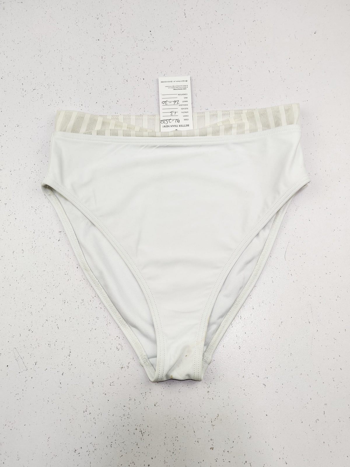 Buy online pre-used pre-loved 100% authentic & Original branded Unknown Brand (PU-2532) available in Pakistan. Top international brands avilable.
