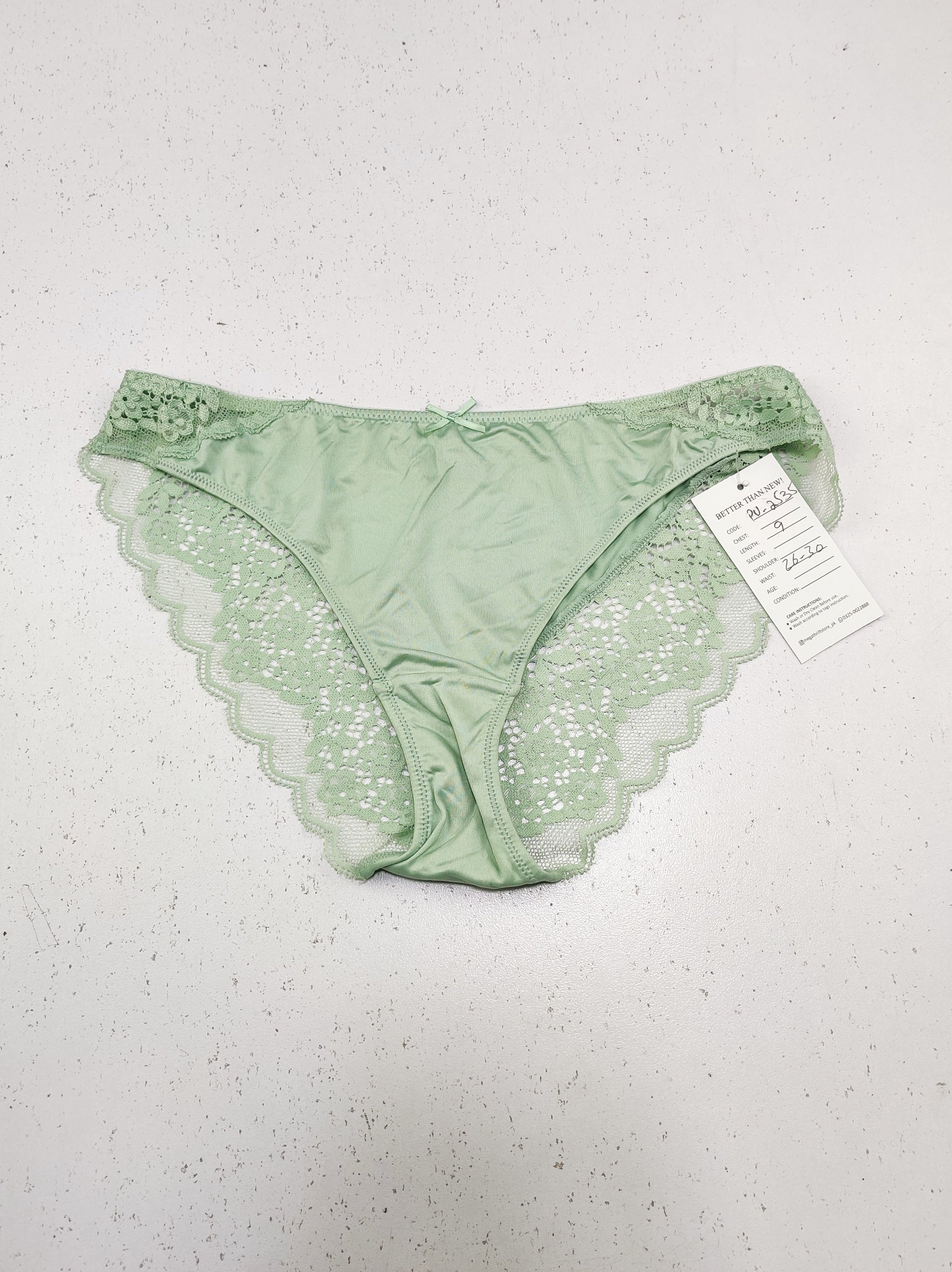 Buy online pre-used pre-loved 100% authentic & Original branded Unknown Brand (PU-2535) available in Pakistan. Top international brands avilable.