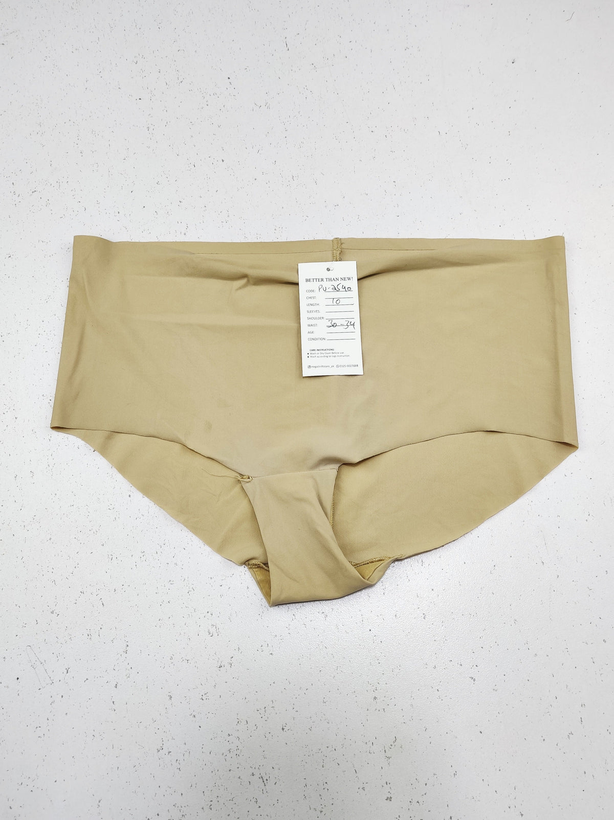 Buy online pre-used pre-loved 100% authentic & Original branded Unknown Brand (PU-2540) available in Pakistan. Top international brands avilable.