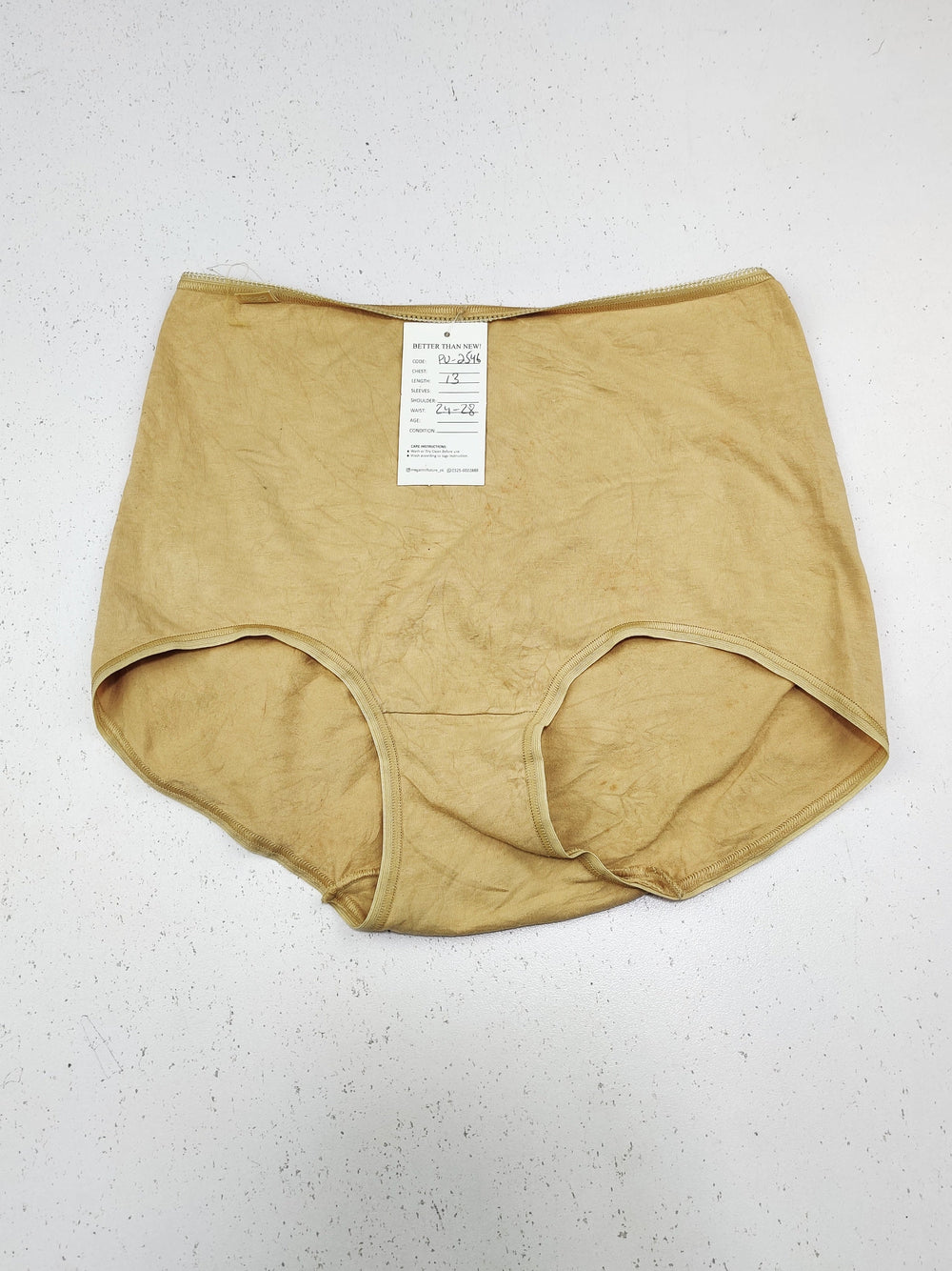 Buy online pre-used pre-loved 100% authentic & Original branded Unknown Brand (PU-2546) available in Pakistan. Top international brands avilable.