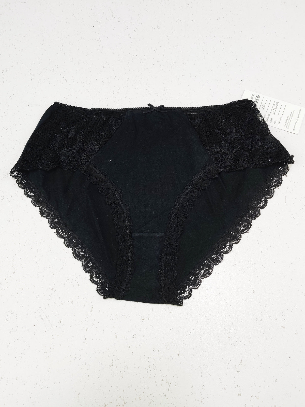 Buy online pre-used pre-loved 100% authentic & Original branded Unknown Brand (PU-2574) available in Pakistan. Top international brands avilable.