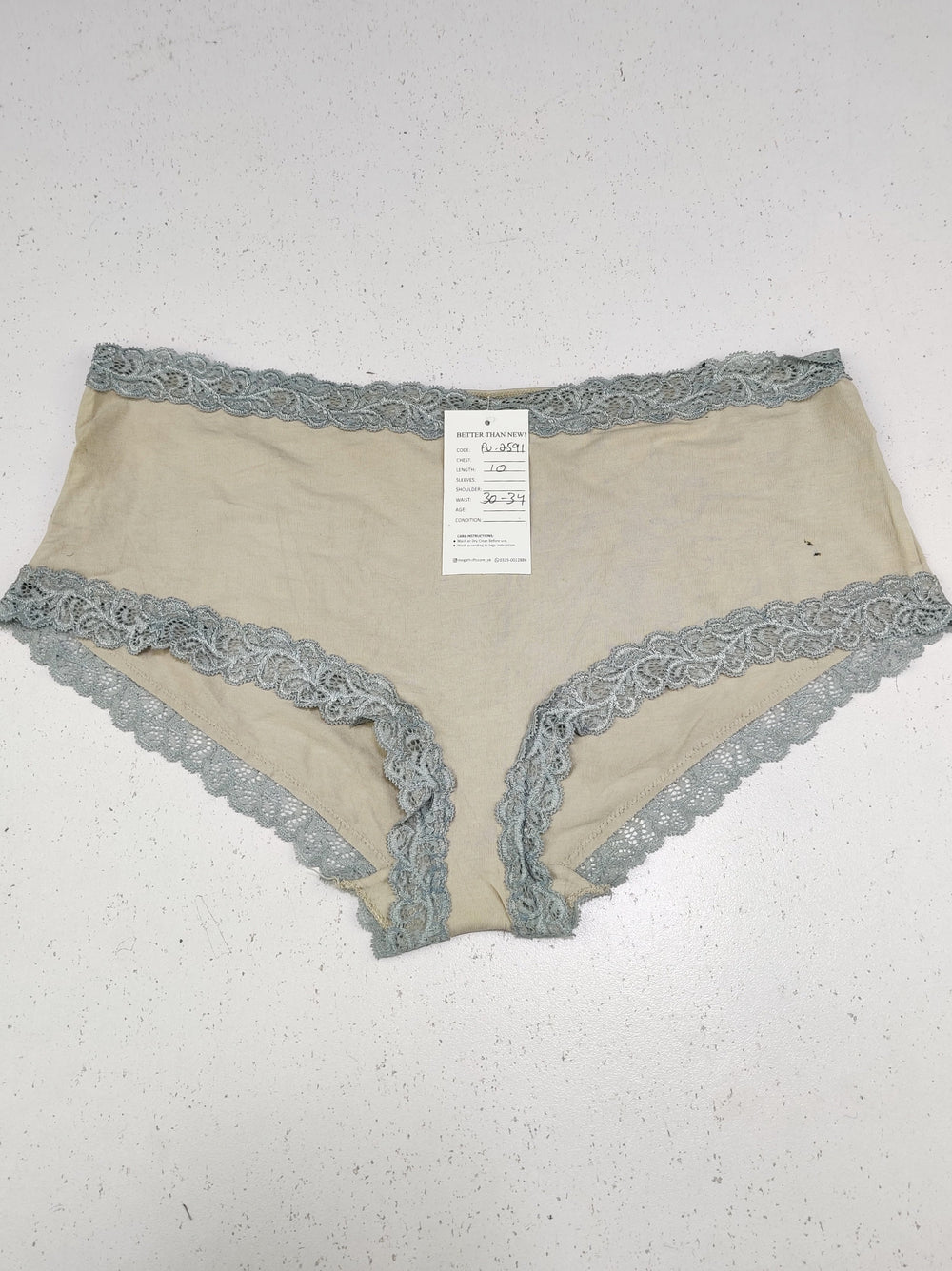 Buy online pre-used pre-loved 100% authentic & Original branded Unknown Brand (PU-2591) available in Pakistan. Top international brands avilable.