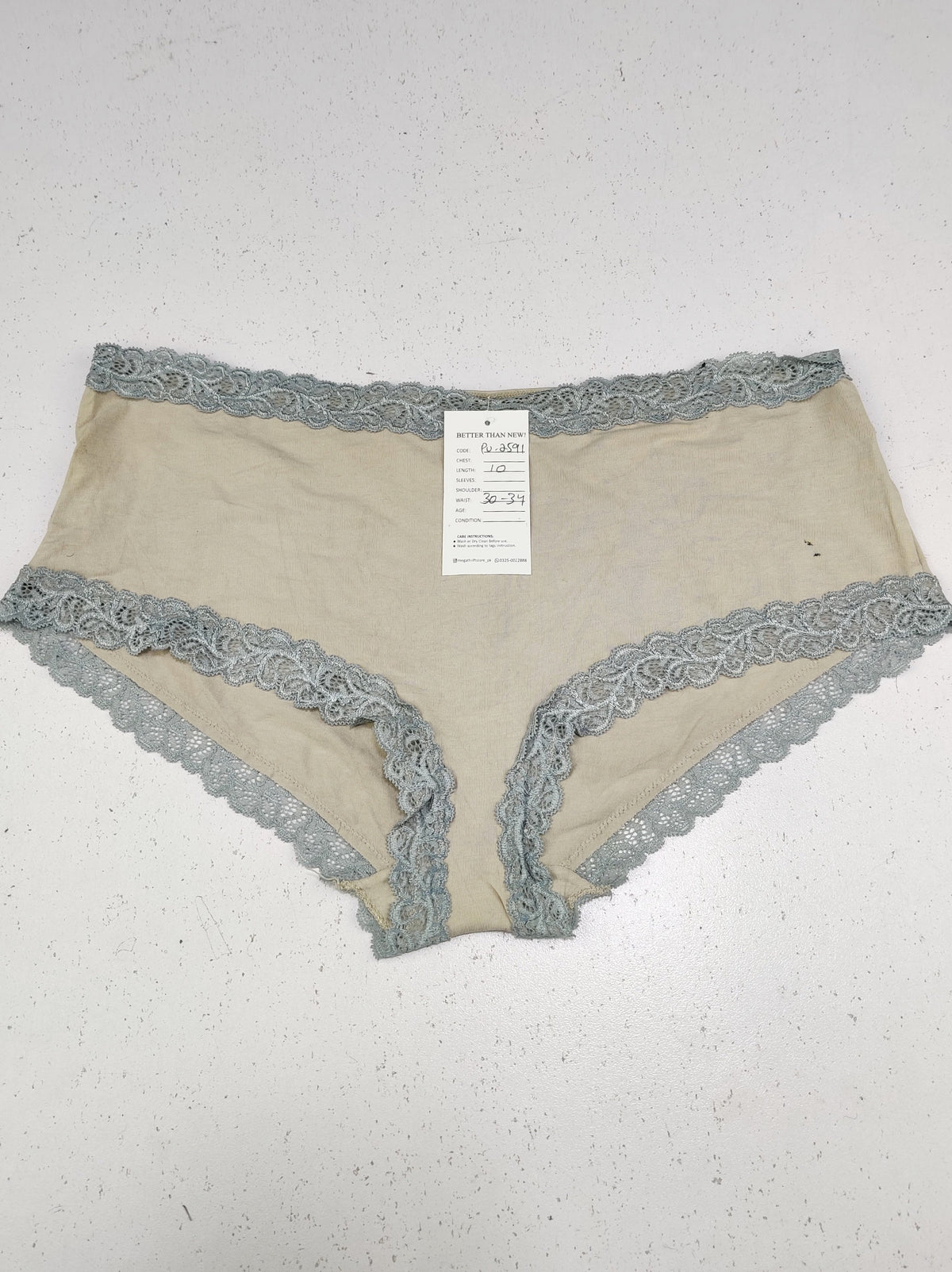 Buy online pre-used pre-loved 100% authentic & Original branded Unknown Brand (PU-2591) available in Pakistan. Top international brands avilable.