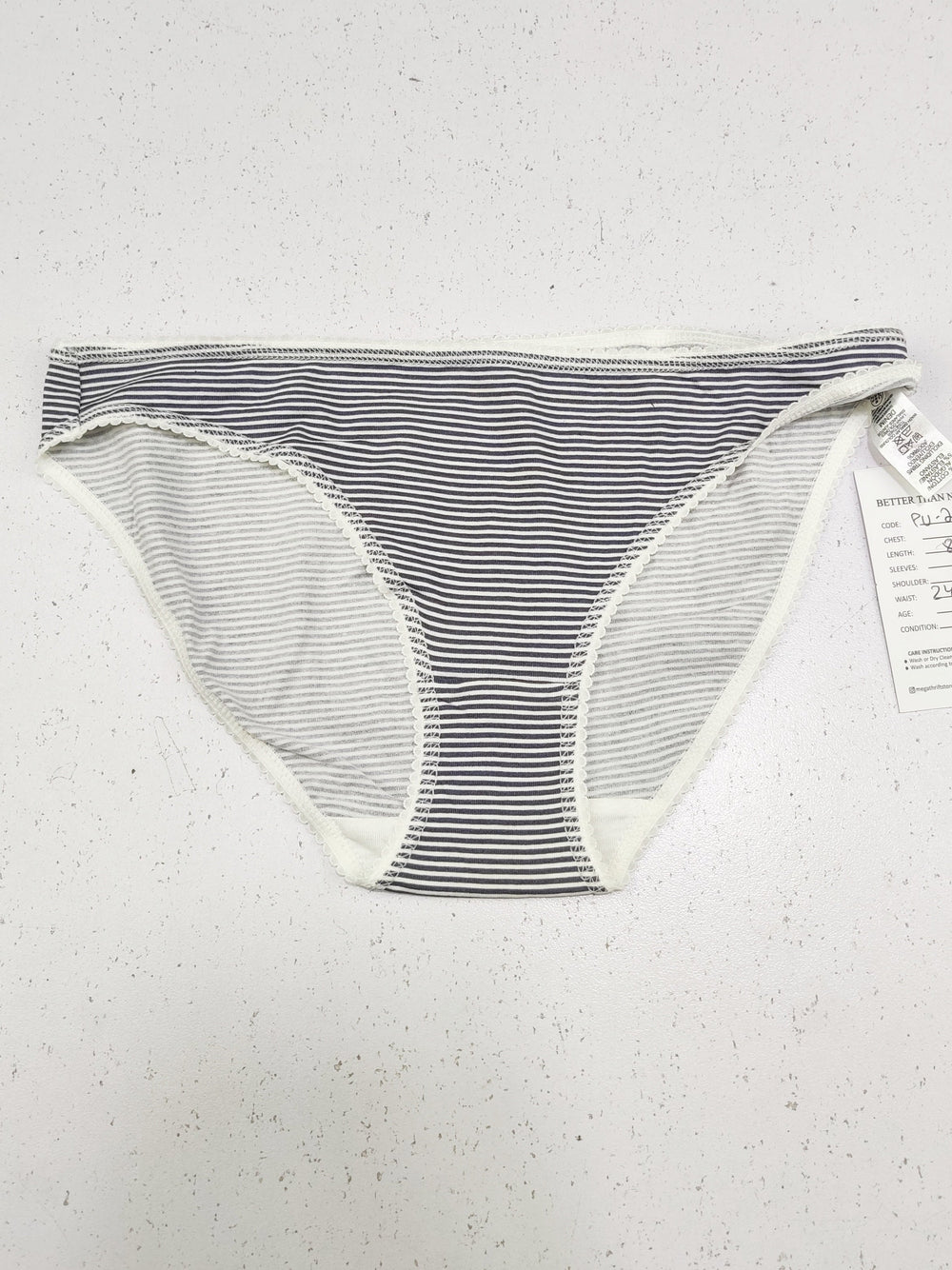 Buy online pre-used pre-loved 100% authentic & Original branded Dunnes Stores (PU-2596) available in Pakistan. Top international brands avilable.