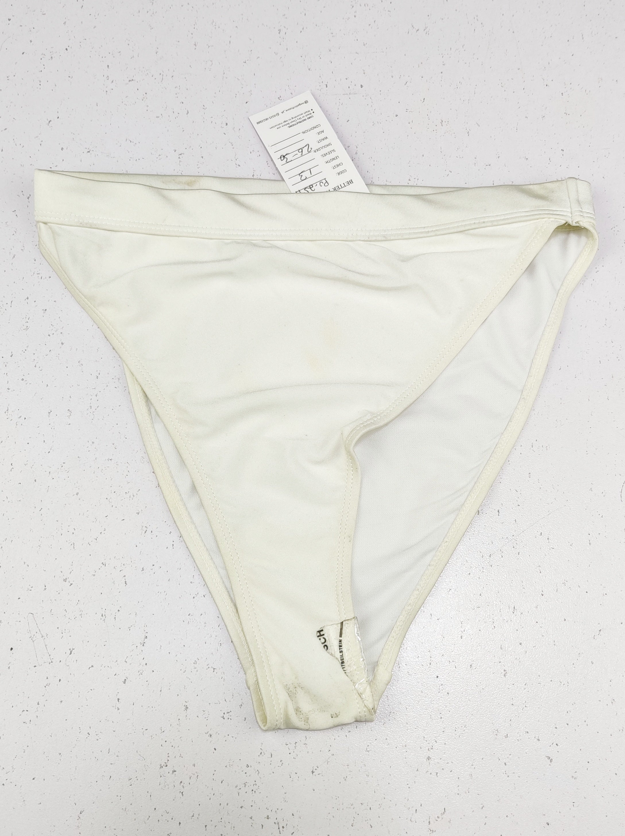Buy online pre-used pre-loved 100% authentic & Original branded Unknown Brand (PU-2597) available in Pakistan. Top international brands avilable.
