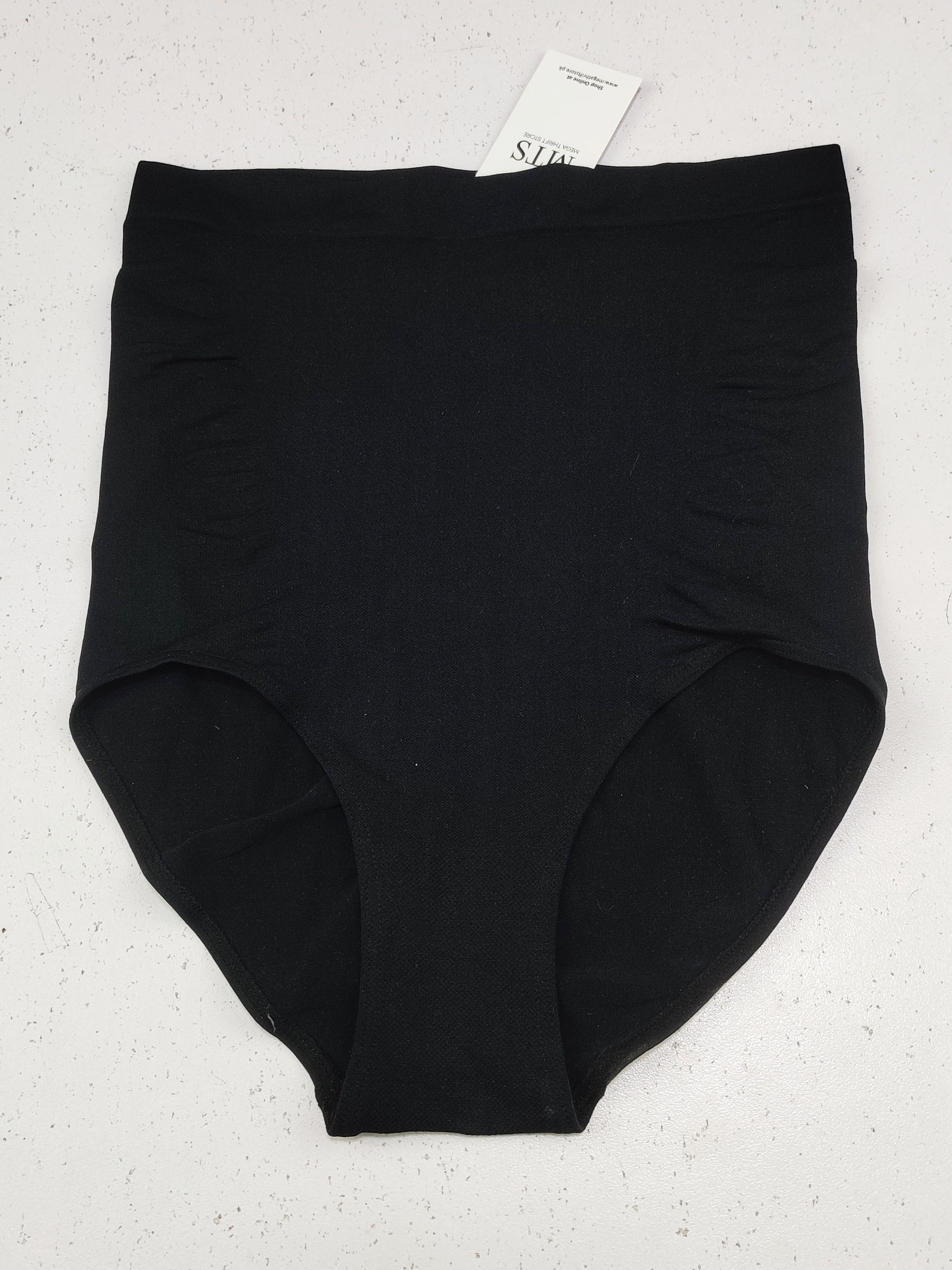 Buy online pre-used pre-loved 100% authentic & Original branded Unknown Brand (PU-2622) available in Pakistan. Top international brands avilable.