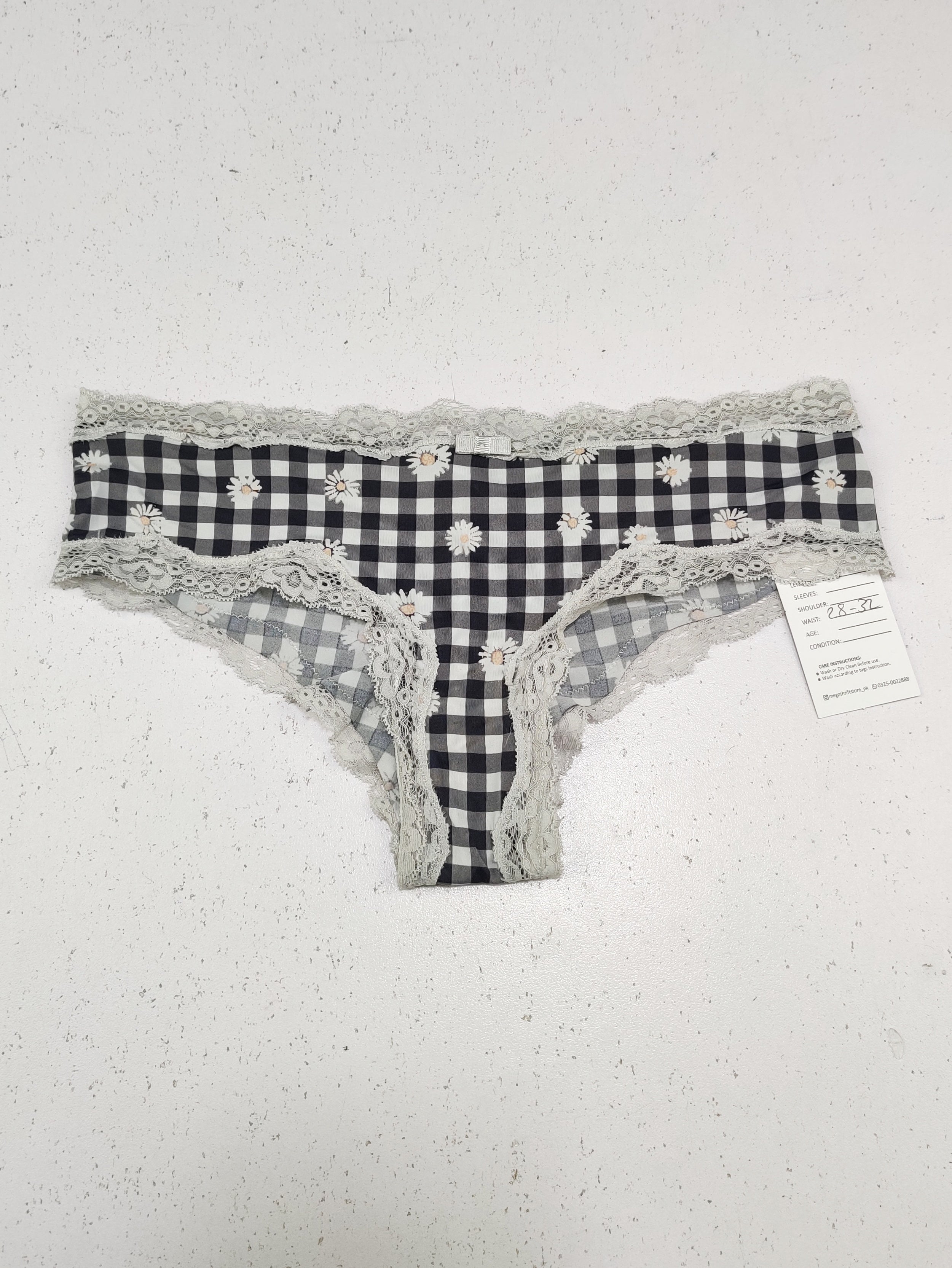 Buy online pre-used pre-loved 100% authentic & Original branded Primark (PU-2623) available in Pakistan. Top international brands avilable.