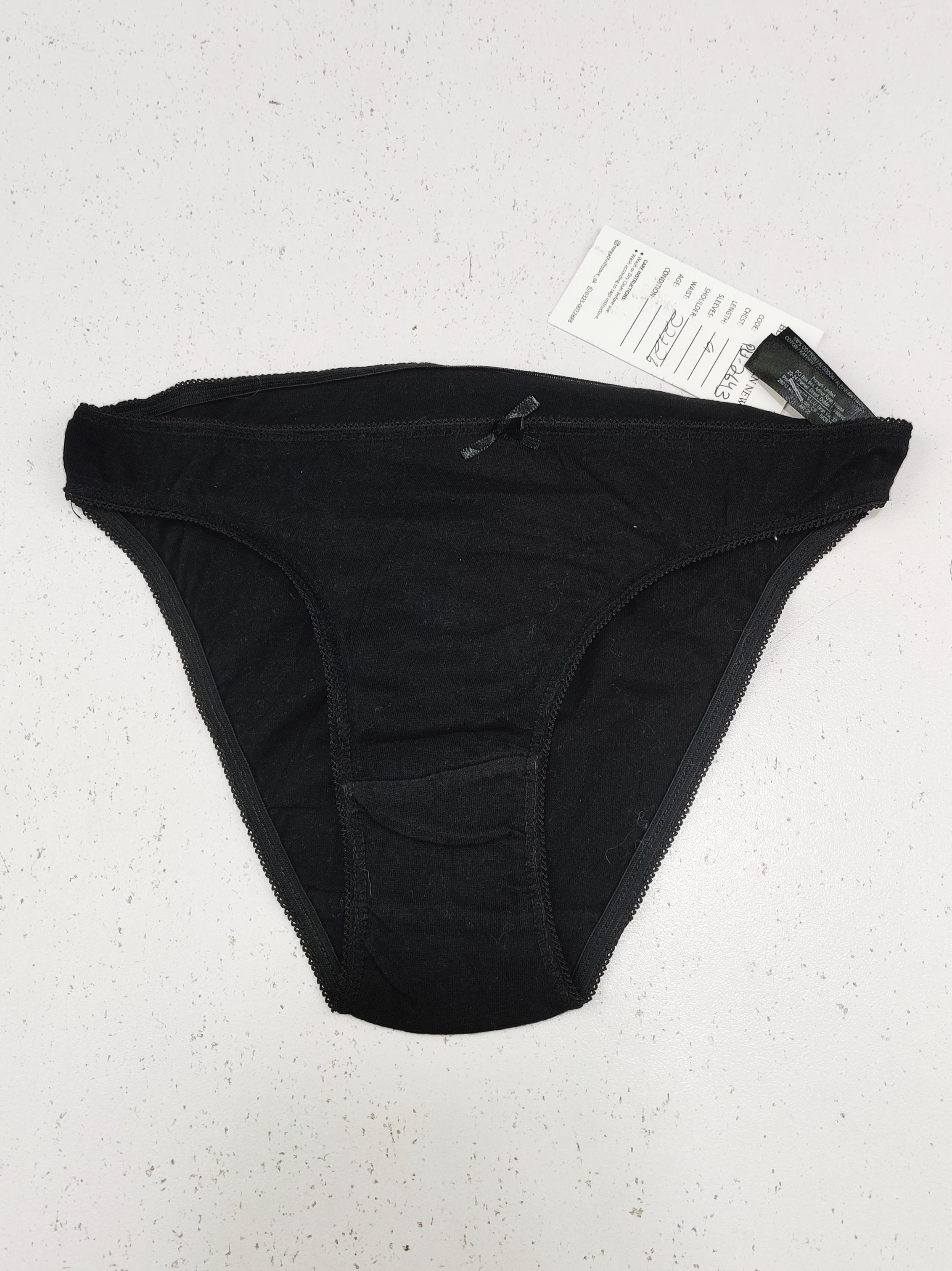 Buy online pre-used pre-loved 100% authentic & Original branded Primark (PU-2643) available in Pakistan. Top international brands avilable.