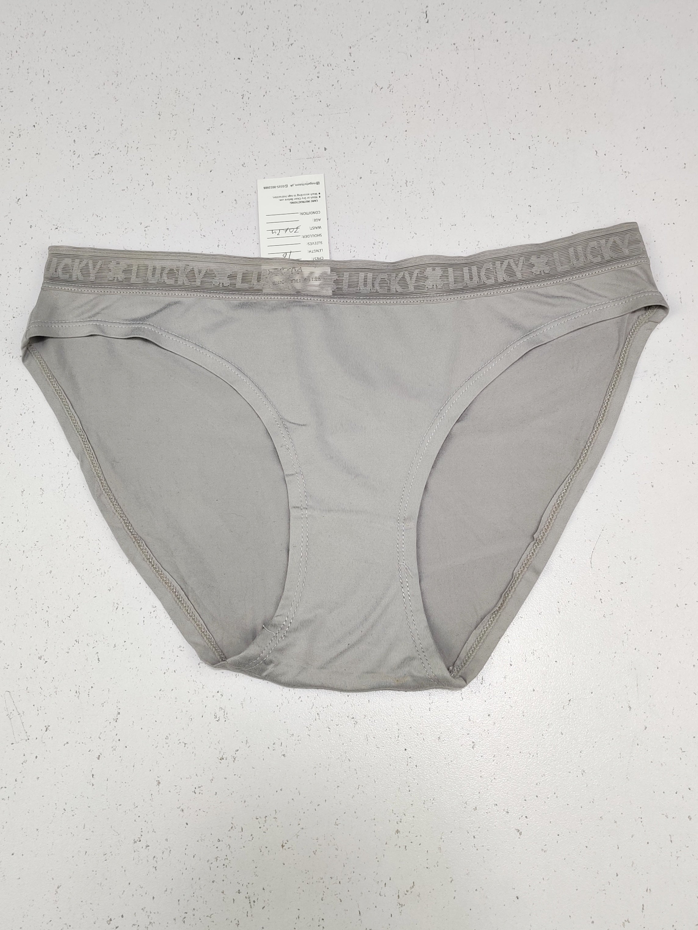 Buy online pre-used pre-loved 100% authentic & Original branded Lucky Brand (PU-2647) available in Pakistan. Top international brands avilable.