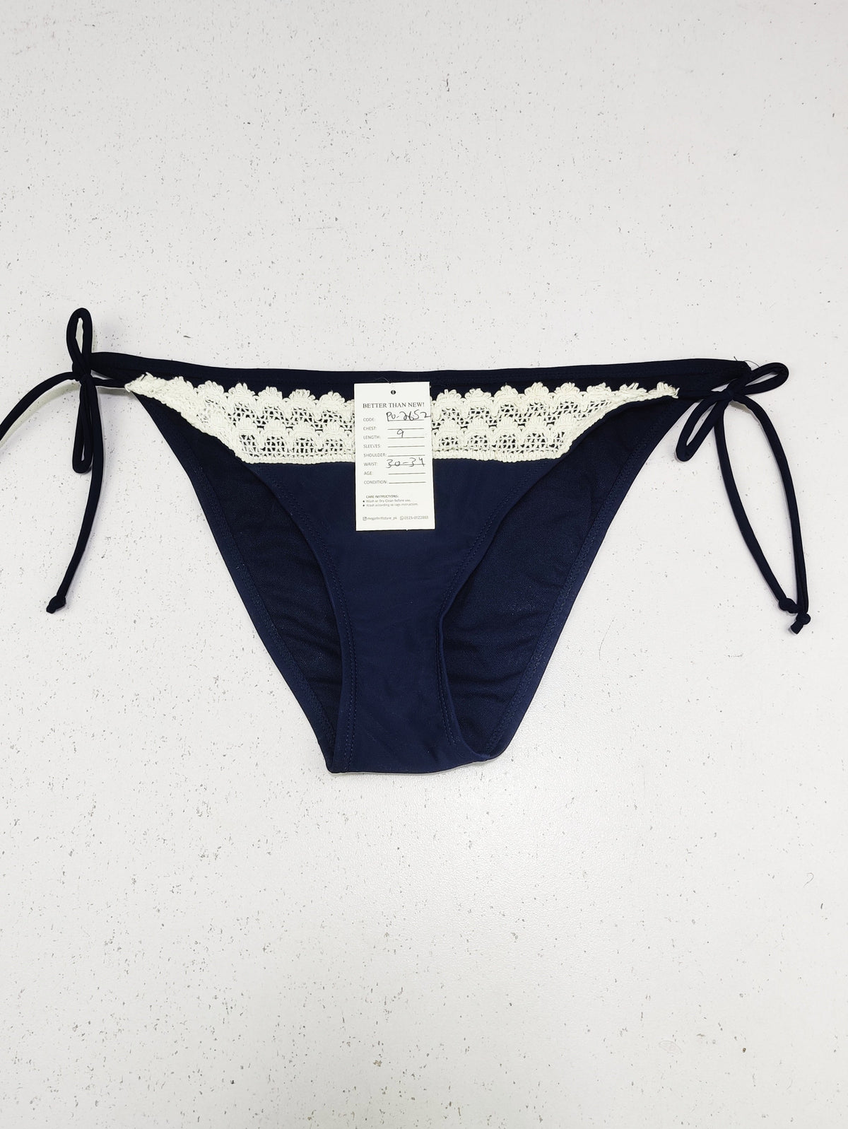 Buy online pre-used pre-loved 100% authentic & Original branded Unknown Brand (PU-2652) available in Pakistan. Top international brands avilable.