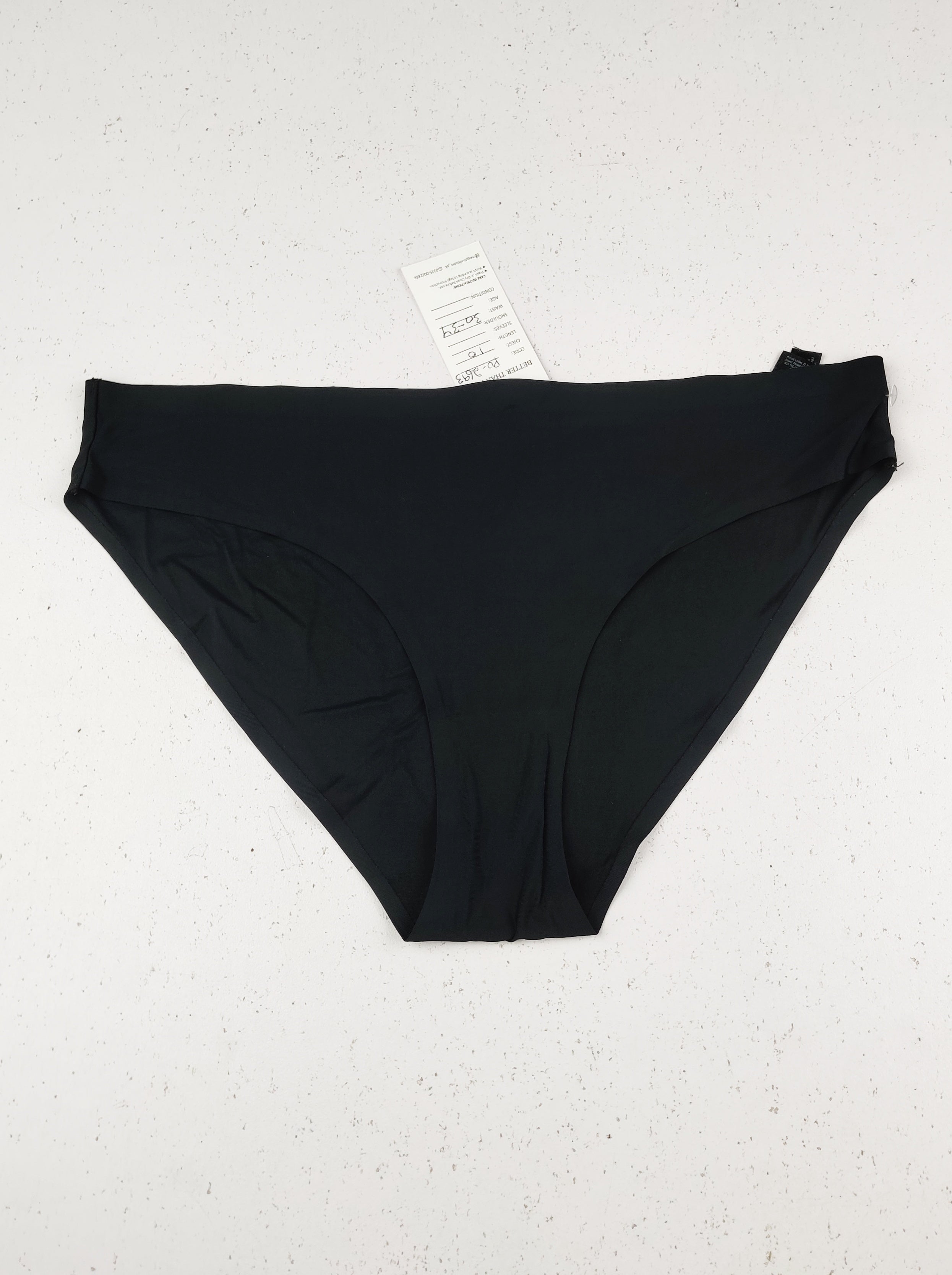 Buy online pre-used pre-loved 100% authentic & Original branded Primark (PU-2693) available in Pakistan. Top international brands avilable.
