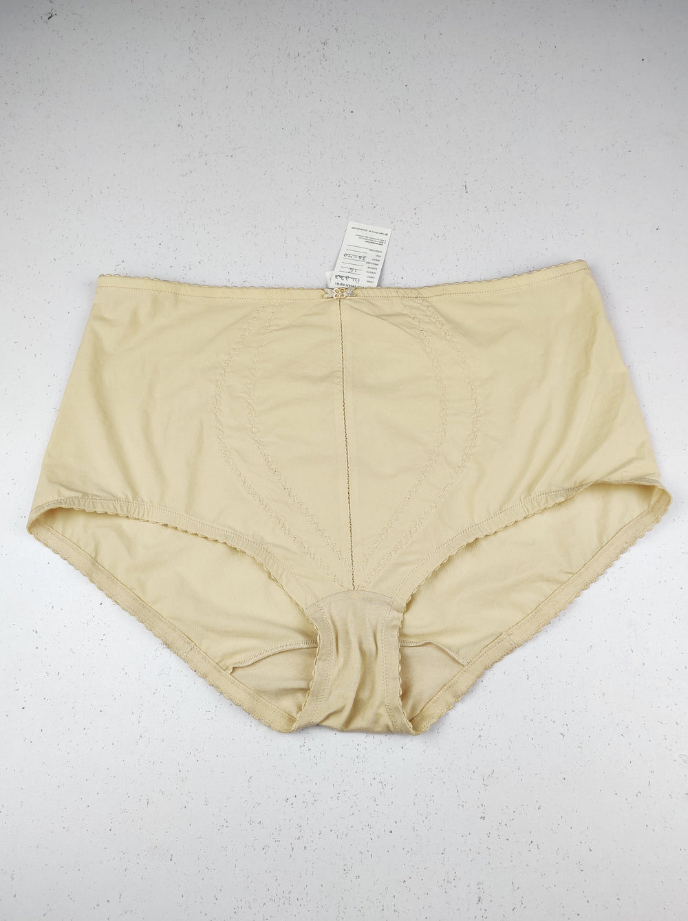 Buy online pre-used pre-loved 100% authentic & Original branded Playtex (PU-2703) available in Pakistan. Top international brands avilable.