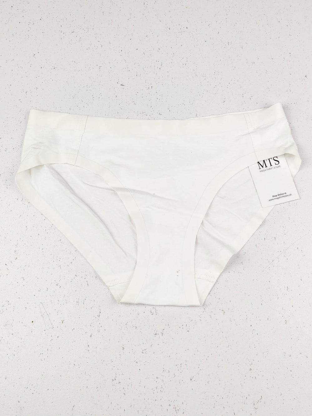 Buy online pre-used pre-loved 100% authentic & Original branded Unknown Brand (PU-2709) available in Pakistan. Top international brands avilable.