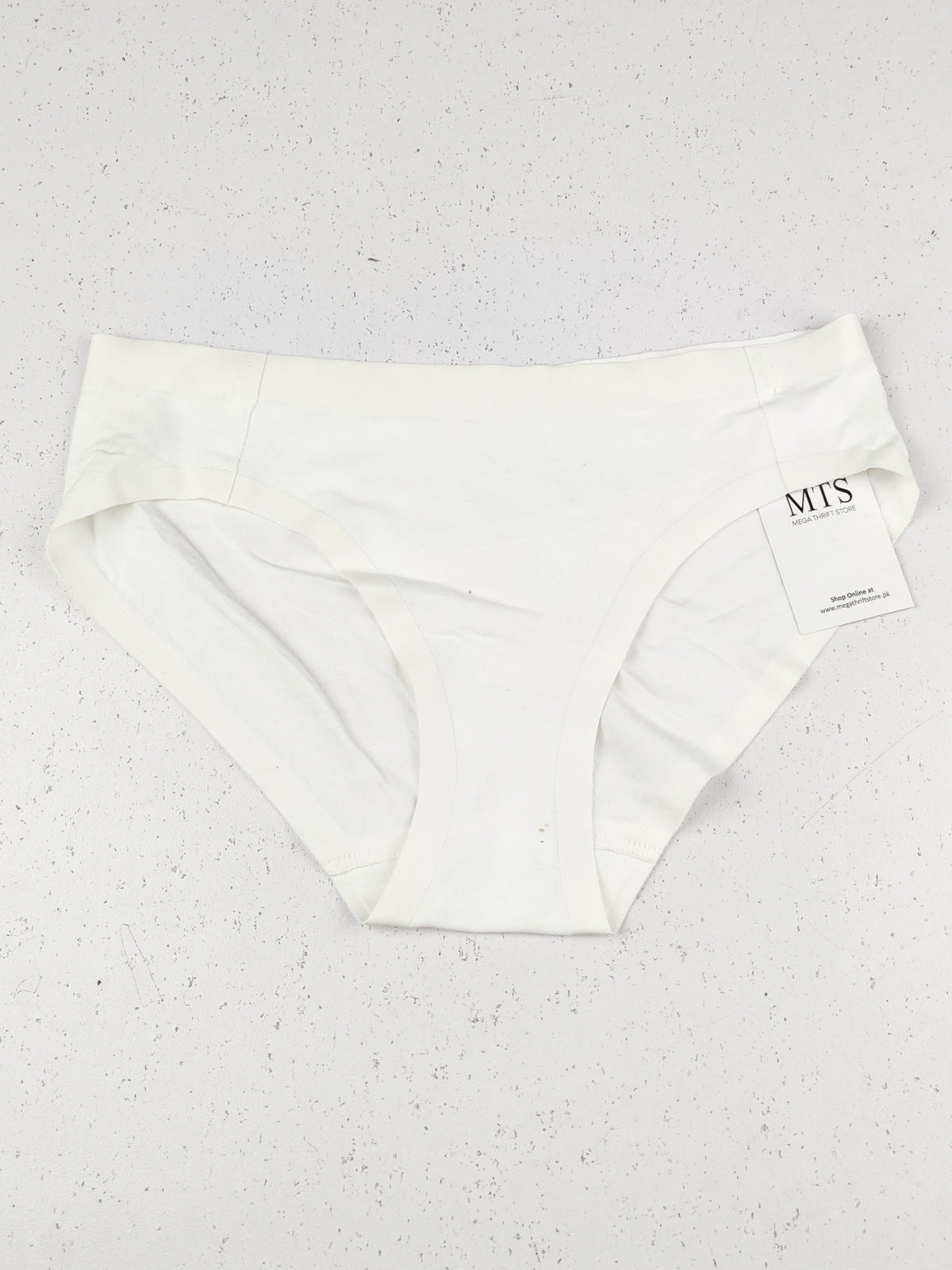 Buy online pre-used pre-loved 100% authentic & Original branded Unknown Brand (PU-2709) available in Pakistan. Top international brands avilable.