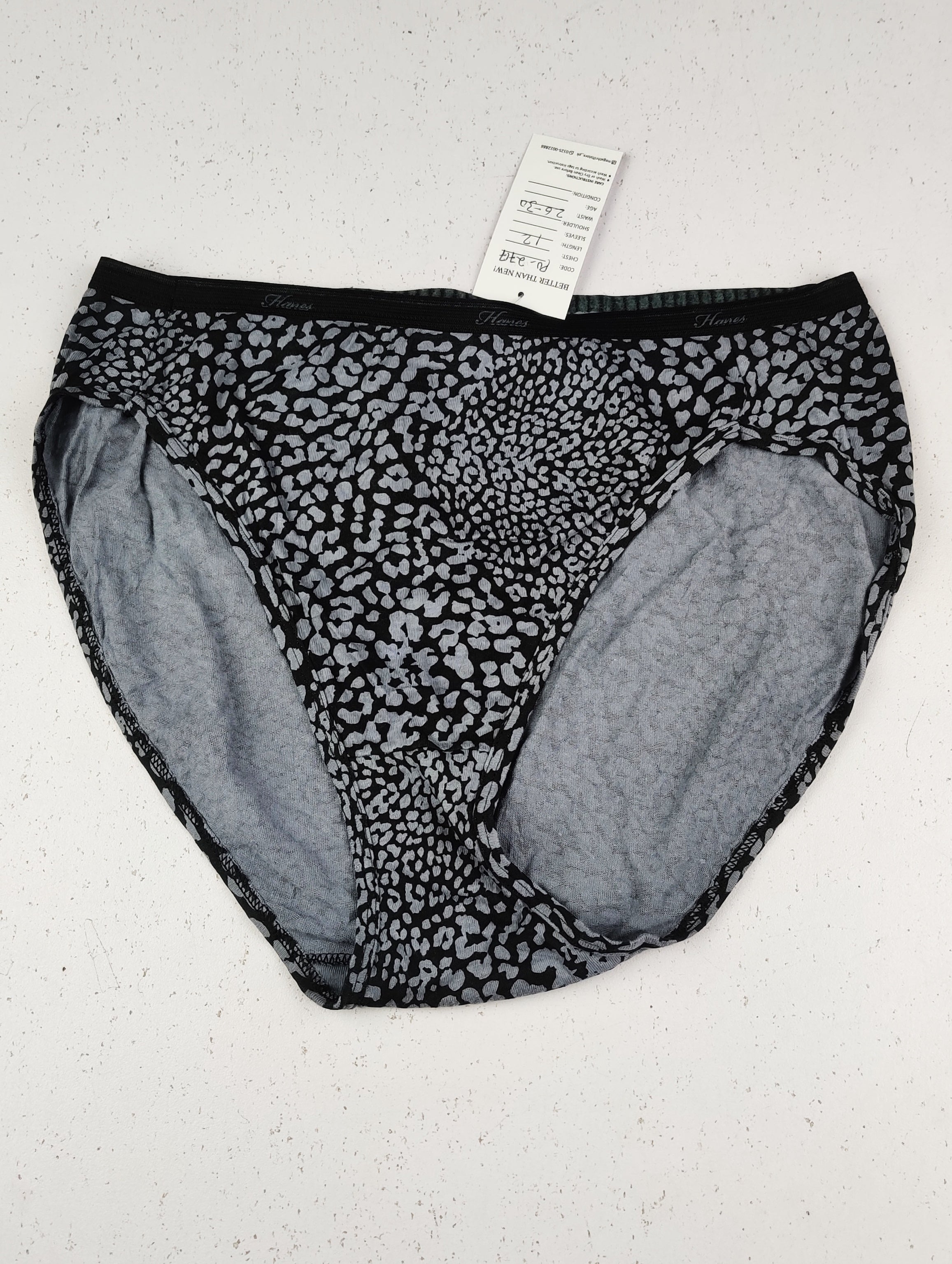 Buy online pre-used pre-loved 100% authentic & Original branded Hanes (PU-2717) available in Pakistan. Top international brands avilable.