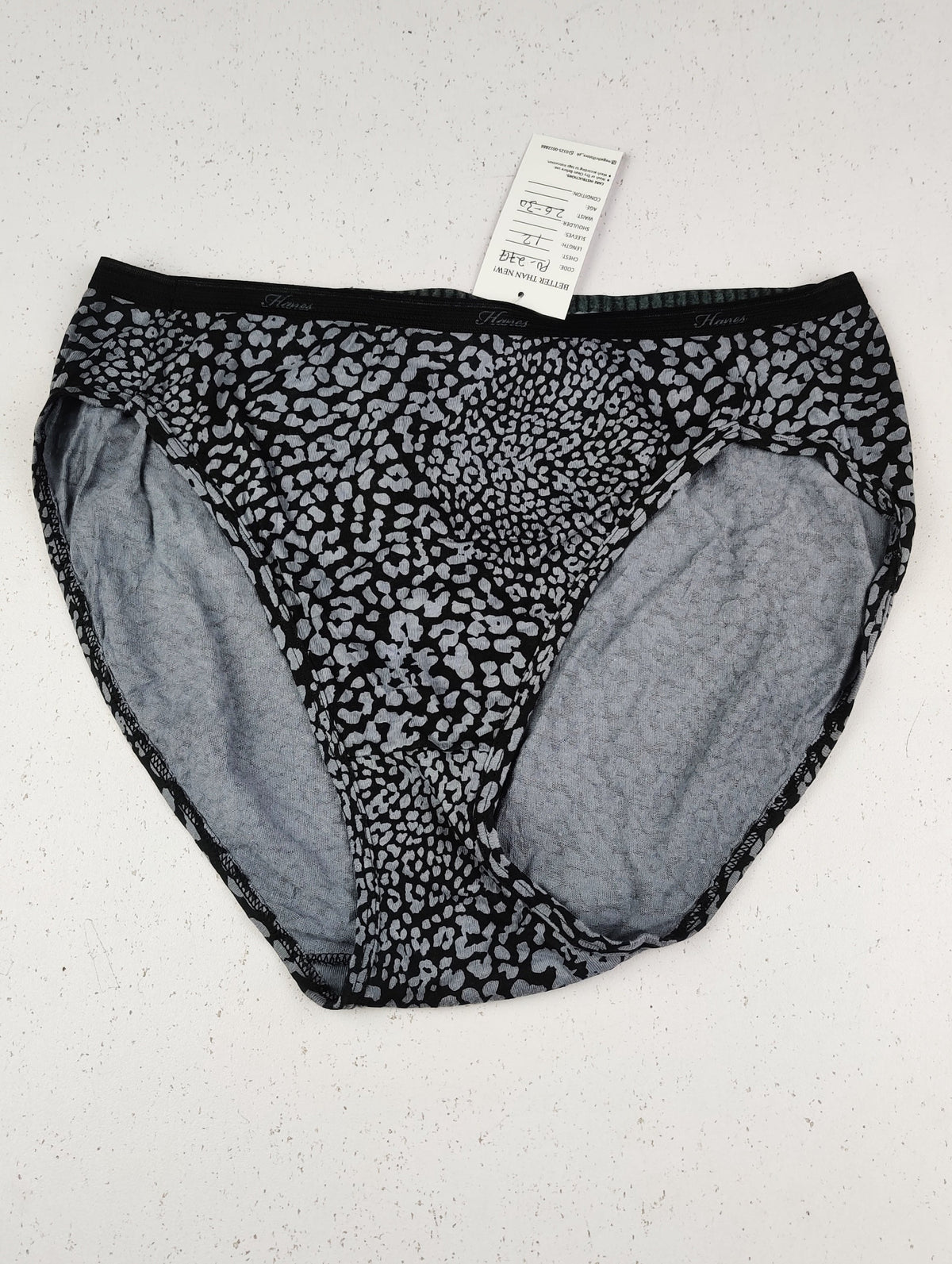 Buy online pre-used pre-loved 100% authentic & Original branded Hanes (PU-2717) available in Pakistan. Top international brands avilable.