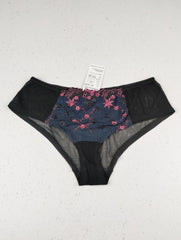 Buy online pre-used pre-loved 100% authentic & Original branded Unknown Brand (PU-2720) available in Pakistan. Top international brands avilable.