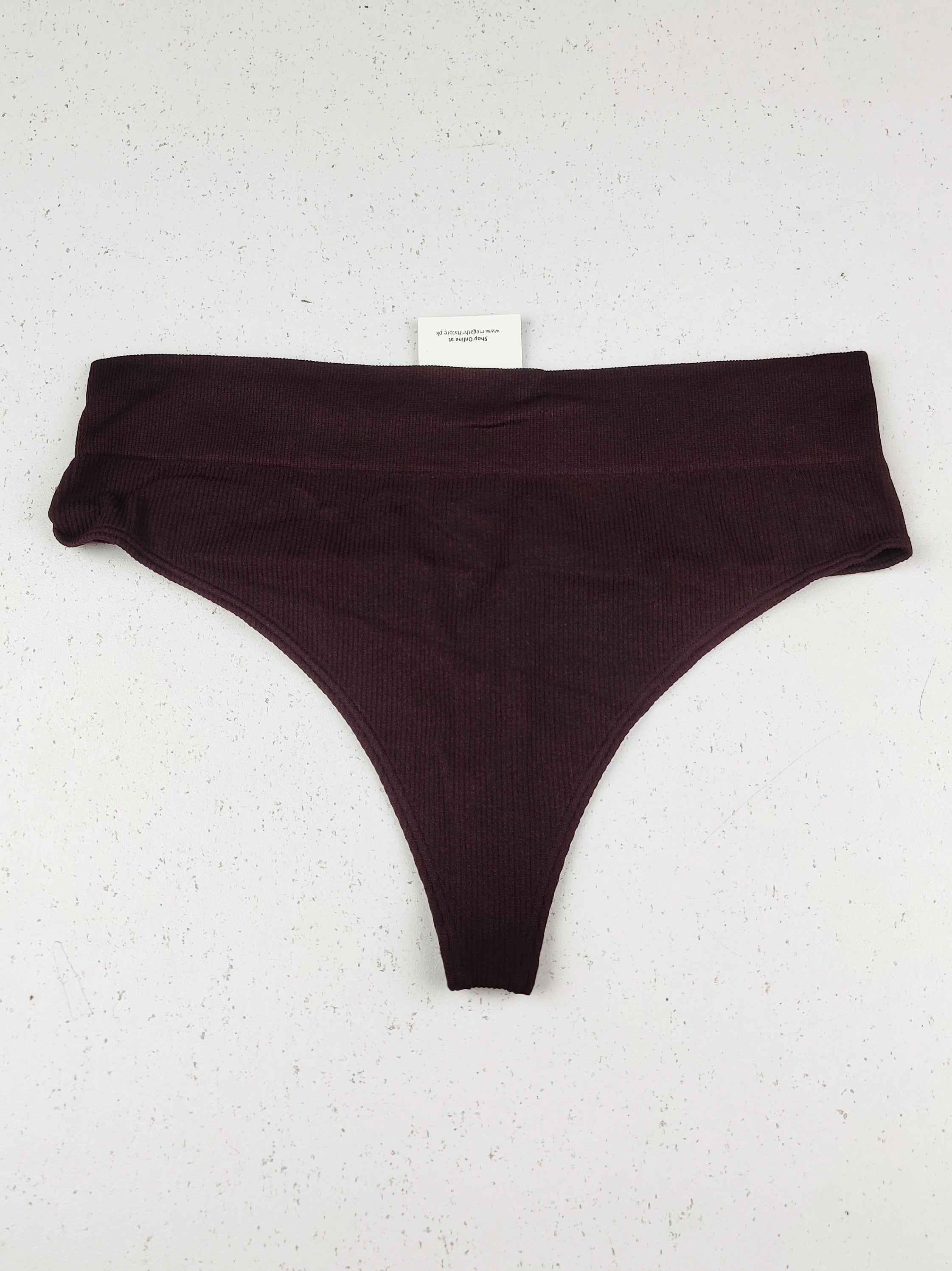 Buy online pre-used pre-loved 100% authentic & Original branded Unknown Brand (PU-2724) available in Pakistan. Top international brands avilable.