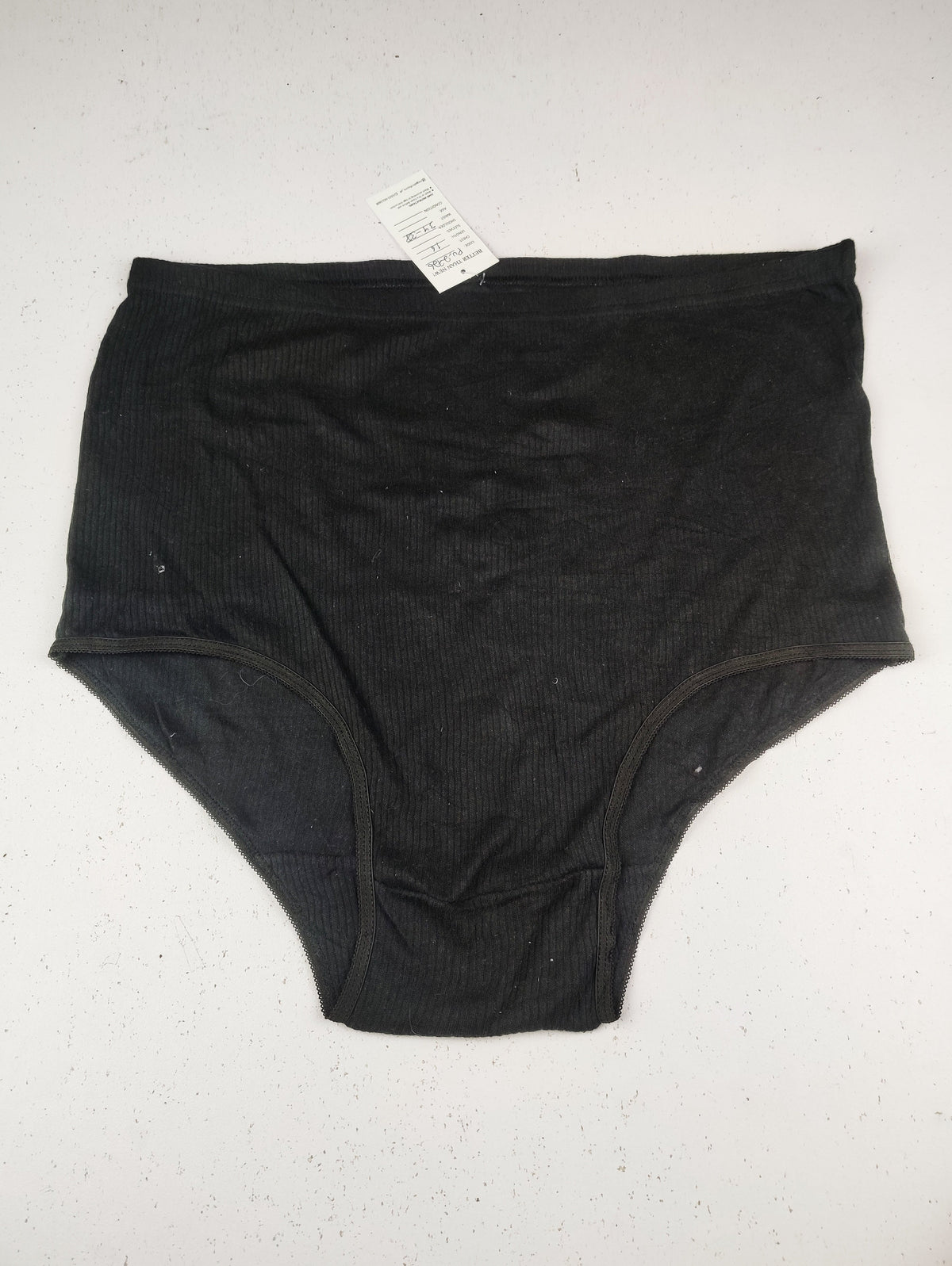 Buy online pre-used pre-loved 100% authentic & Original branded Unknown Brand (PU-2726) available in Pakistan. Top international brands avilable.