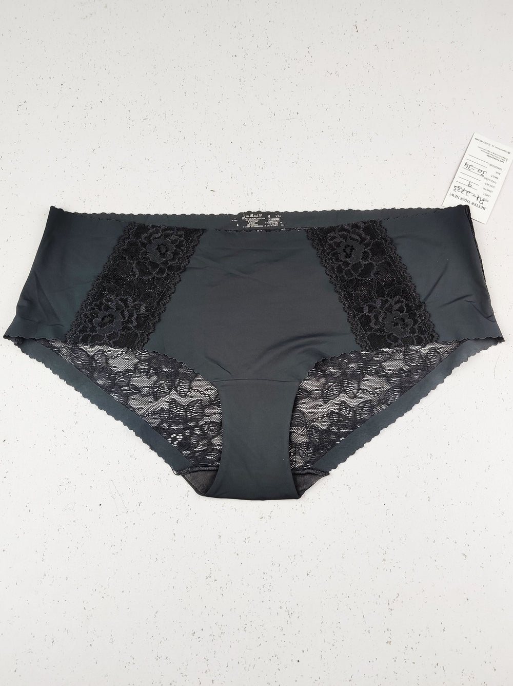 Buy online pre-used pre-loved 100% authentic & Original branded Unknown Brand (PU-2733) available in Pakistan. Top international brands avilable.