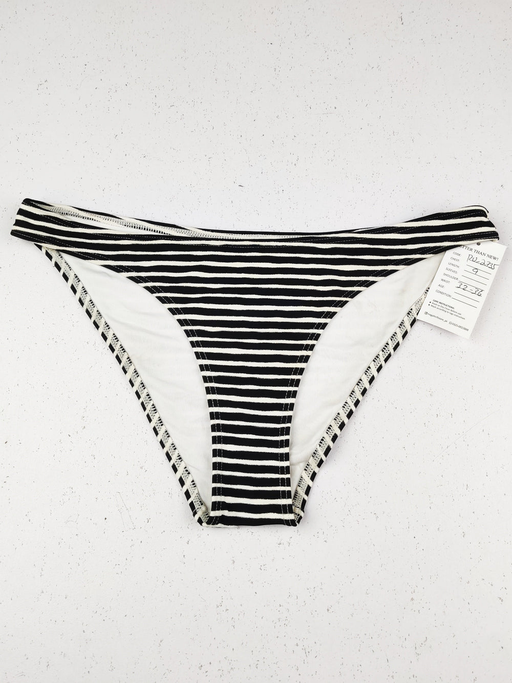 Buy online pre-used pre-loved 100% authentic & Original branded Unknown Brand (PU-2735) available in Pakistan. Top international brands avilable.