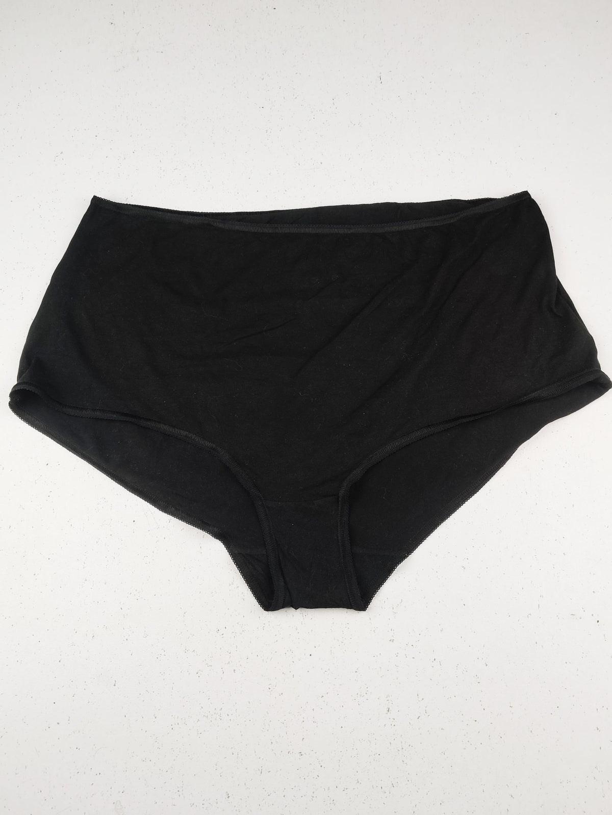 Buy online pre-used pre-loved 100% authentic & Original branded Unknown Brand (PU-2752) available in Pakistan. Top international brands avilable.