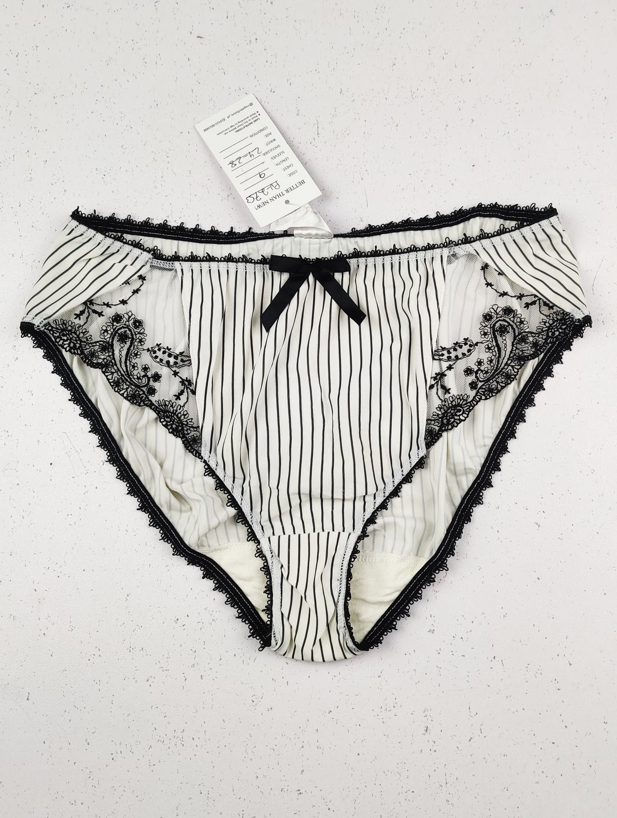Buy online pre-used pre-loved 100% authentic & Original branded Fantasie (PU-2753) available in Pakistan. Top international brands avilable.