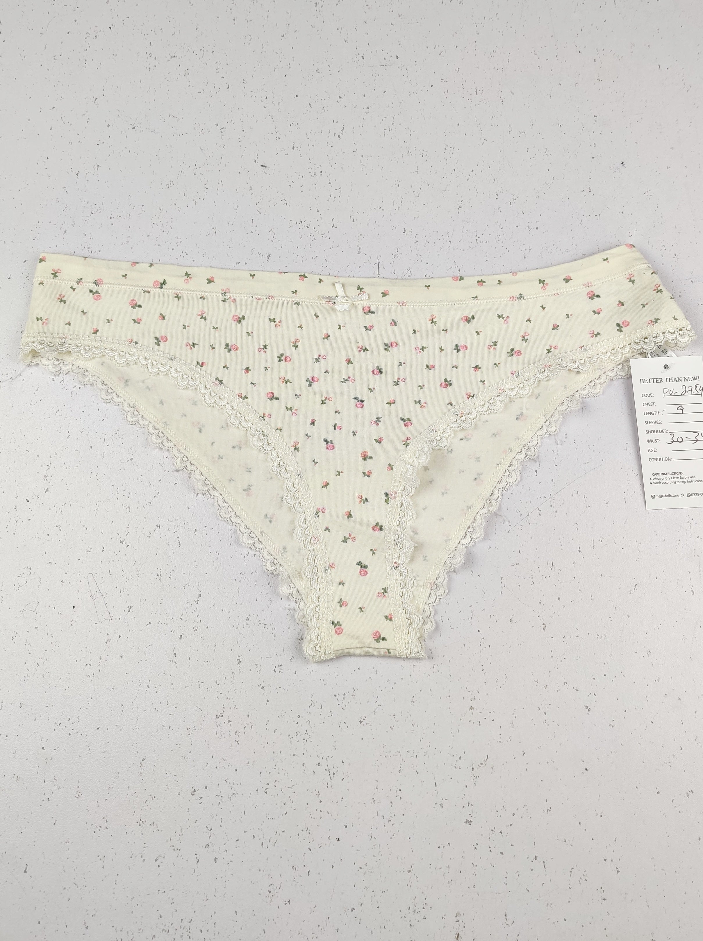 Buy online pre-used pre-loved 100% authentic & Original branded Primark (PU-2754) available in Pakistan. Top international brands avilable.