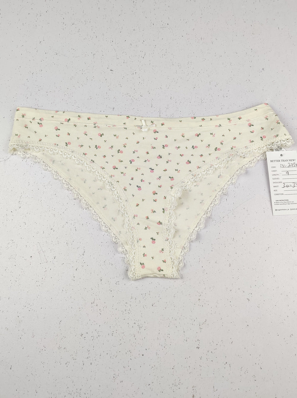 Buy online pre-used pre-loved 100% authentic & Original branded Primark (PU-2754) available in Pakistan. Top international brands avilable.