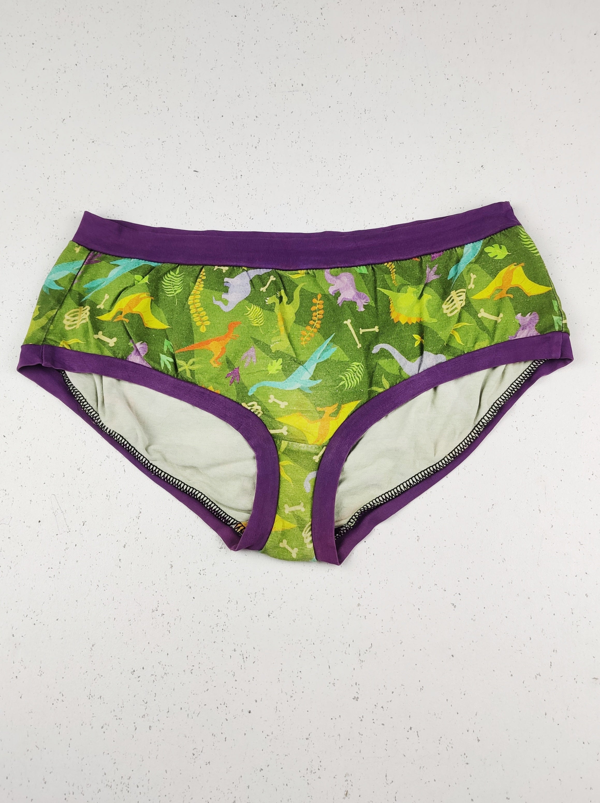 Buy online pre-used pre-loved 100% authentic & Original branded Unknown Brand (PU-2763) available in Pakistan. Top international brands avilable.