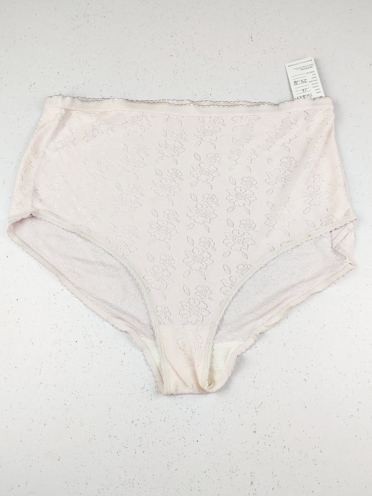 Buy online pre-used pre-loved 100% authentic & Original branded Unknown Brand (PU-2771) available in Pakistan. Top international brands avilable.