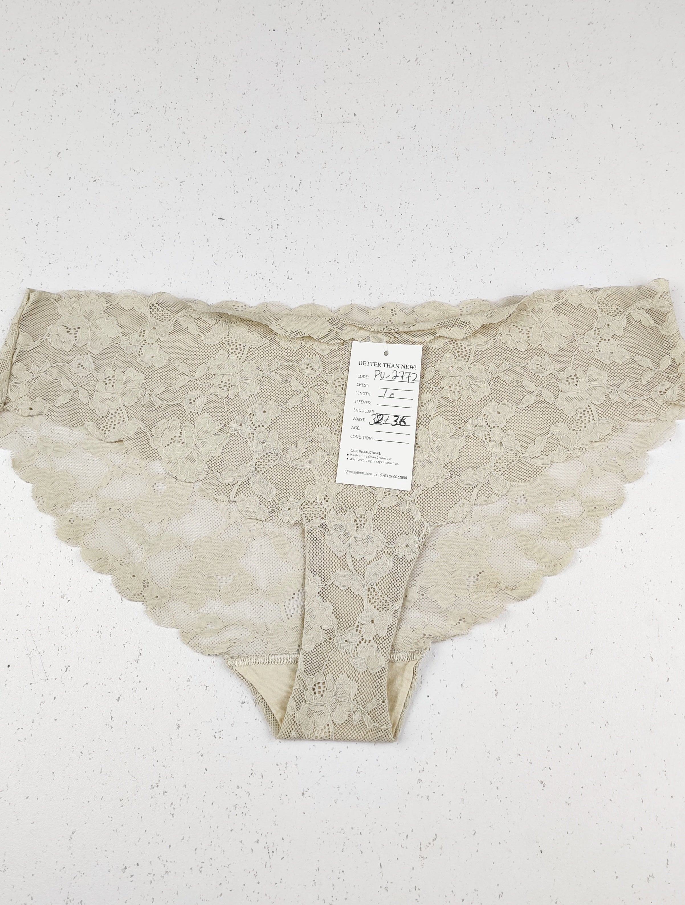 Buy online pre-used pre-loved 100% authentic & Original branded Unknown Brand (PU-2772) available in Pakistan. Top international brands avilable.