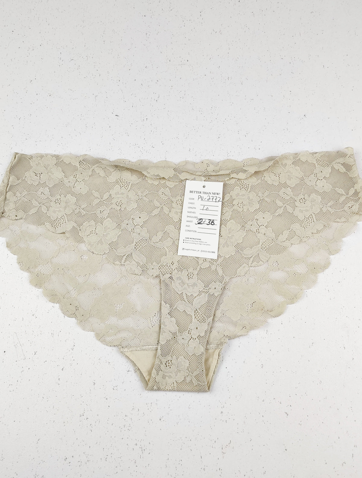 Buy online pre-used pre-loved 100% authentic & Original branded Unknown Brand (PU-2772) available in Pakistan. Top international brands avilable.